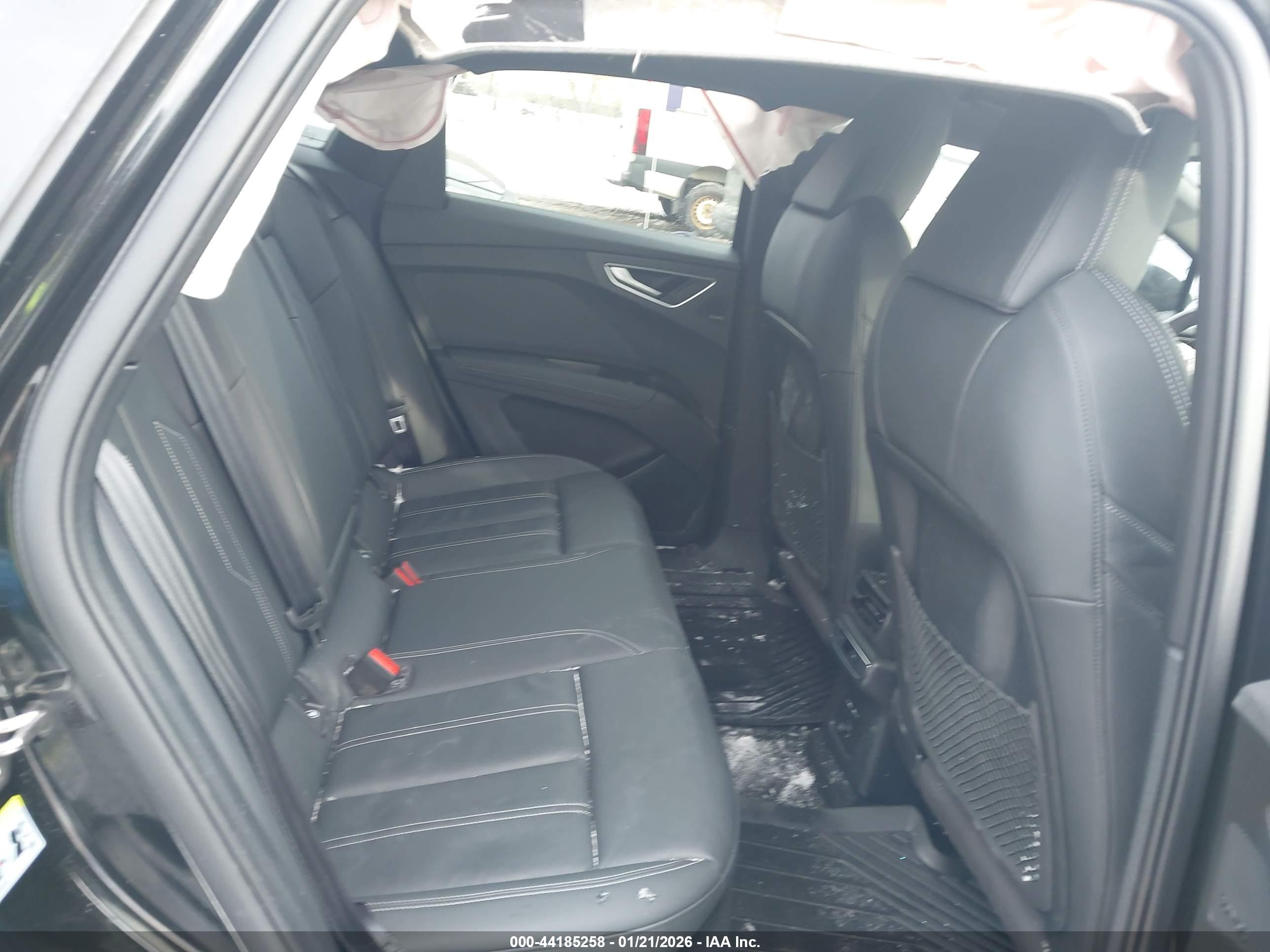 AUDI Q4 image 8