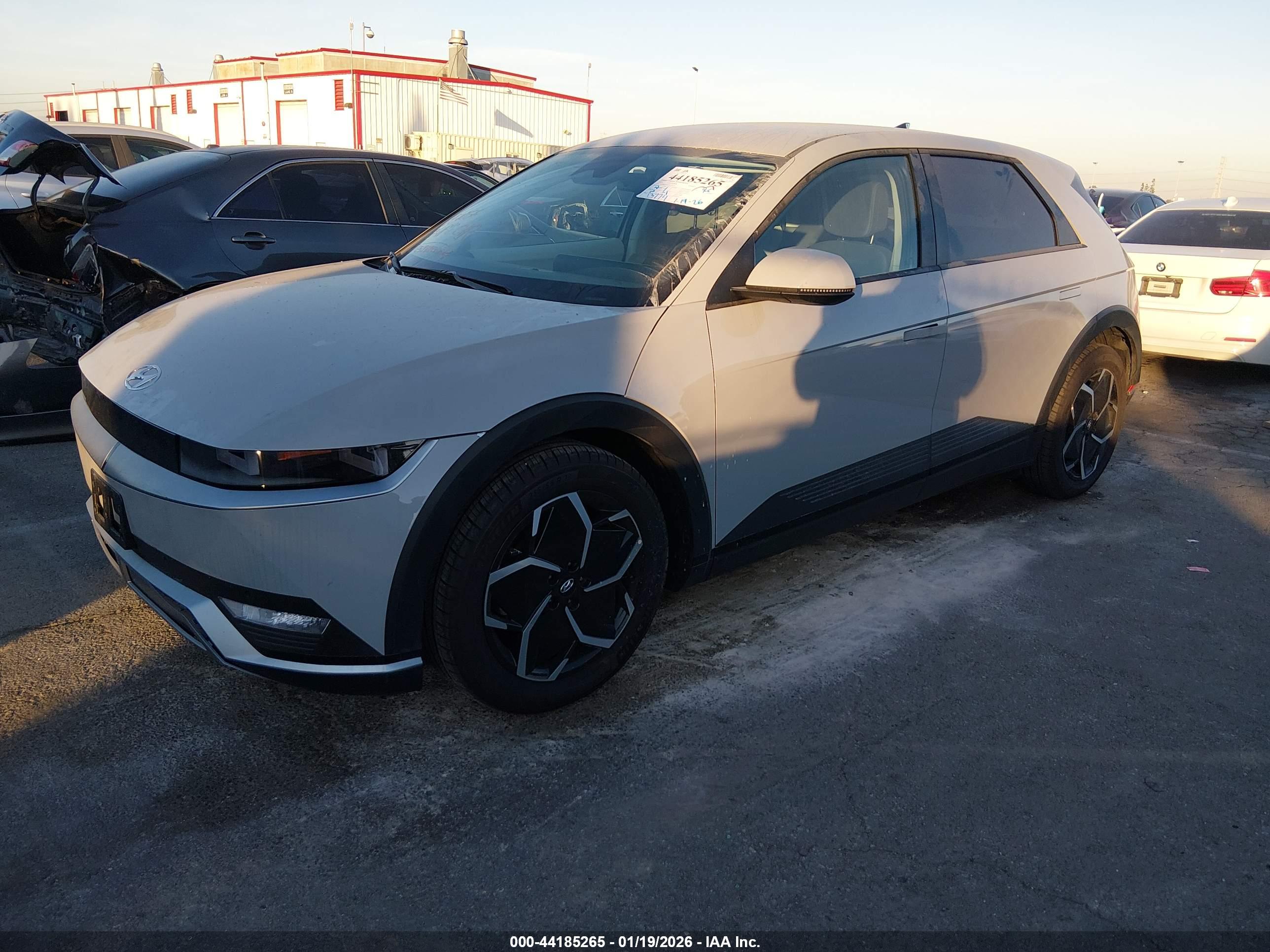 HYUNDAI IONIQ image 2