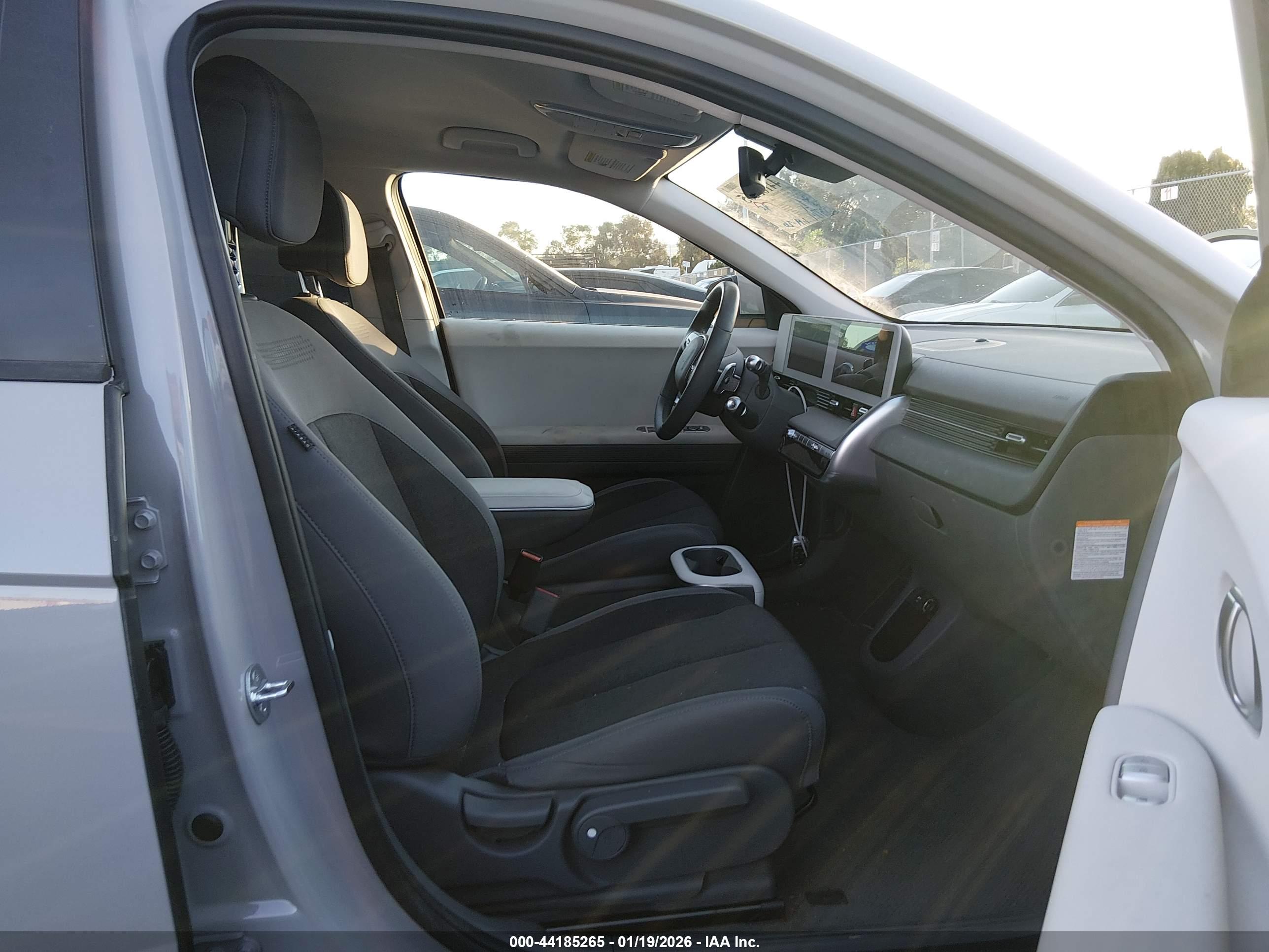 HYUNDAI IONIQ image 5