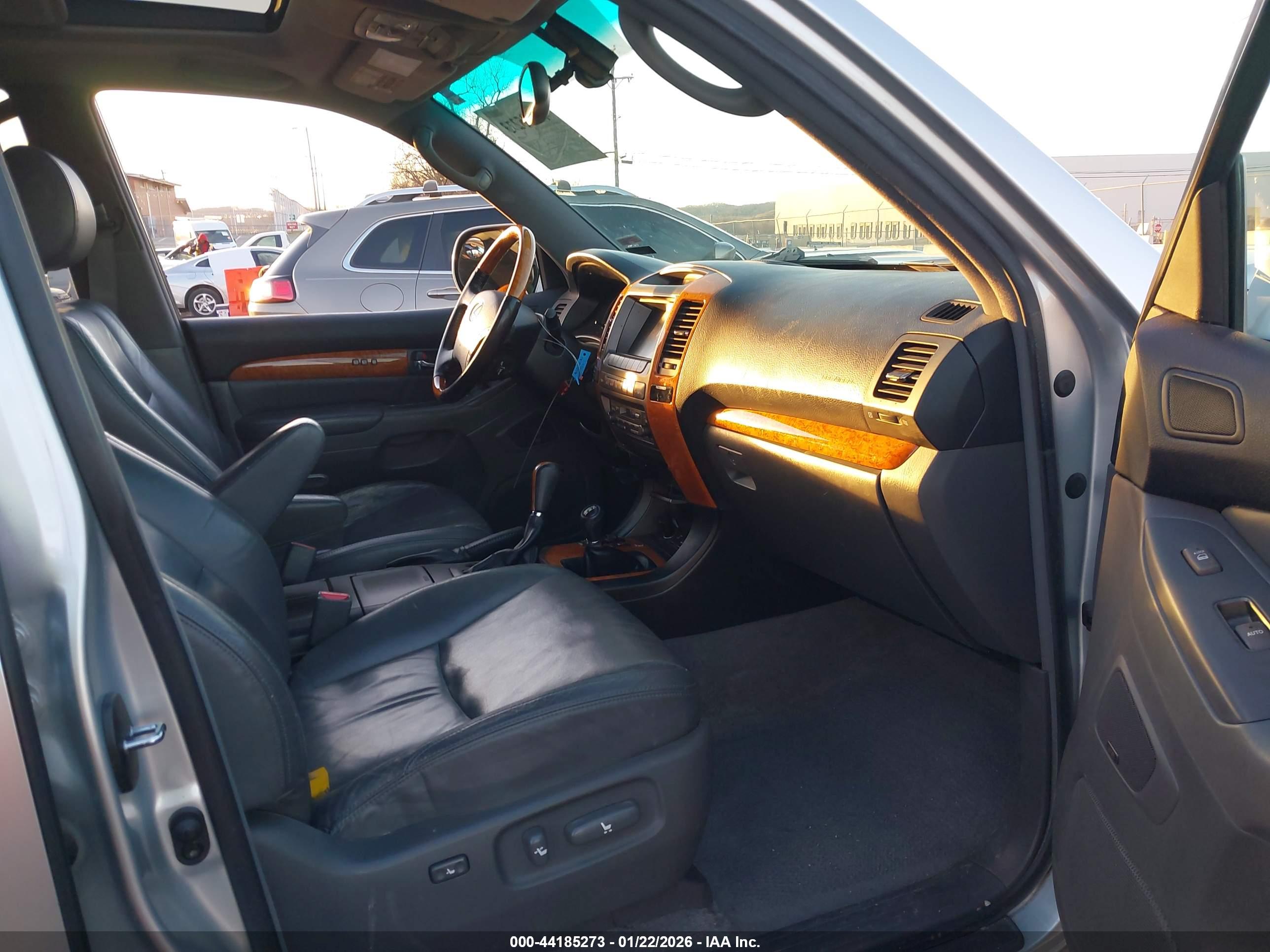 LEXUS GX image 5