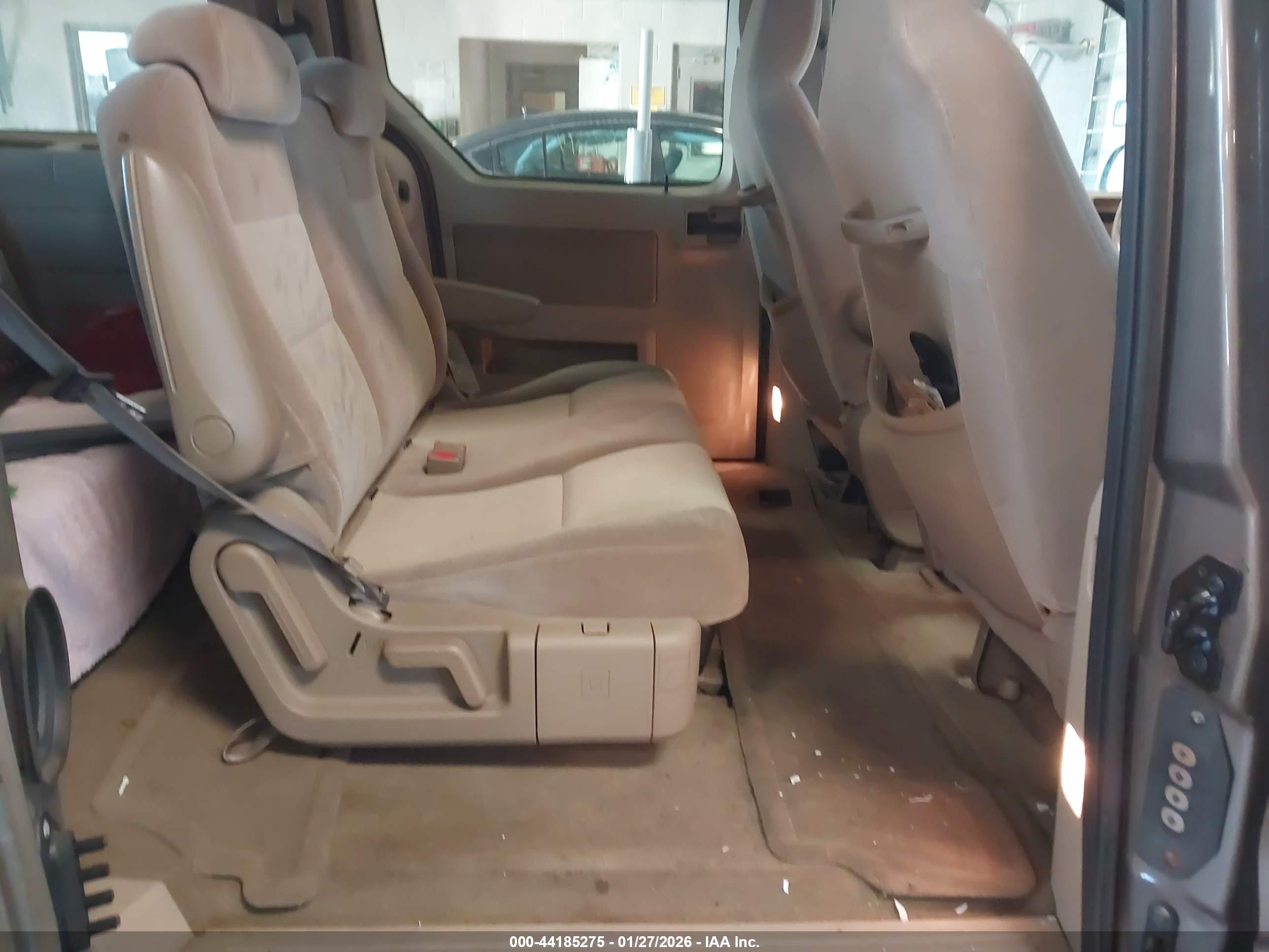 FORD FREESTAR image 8
