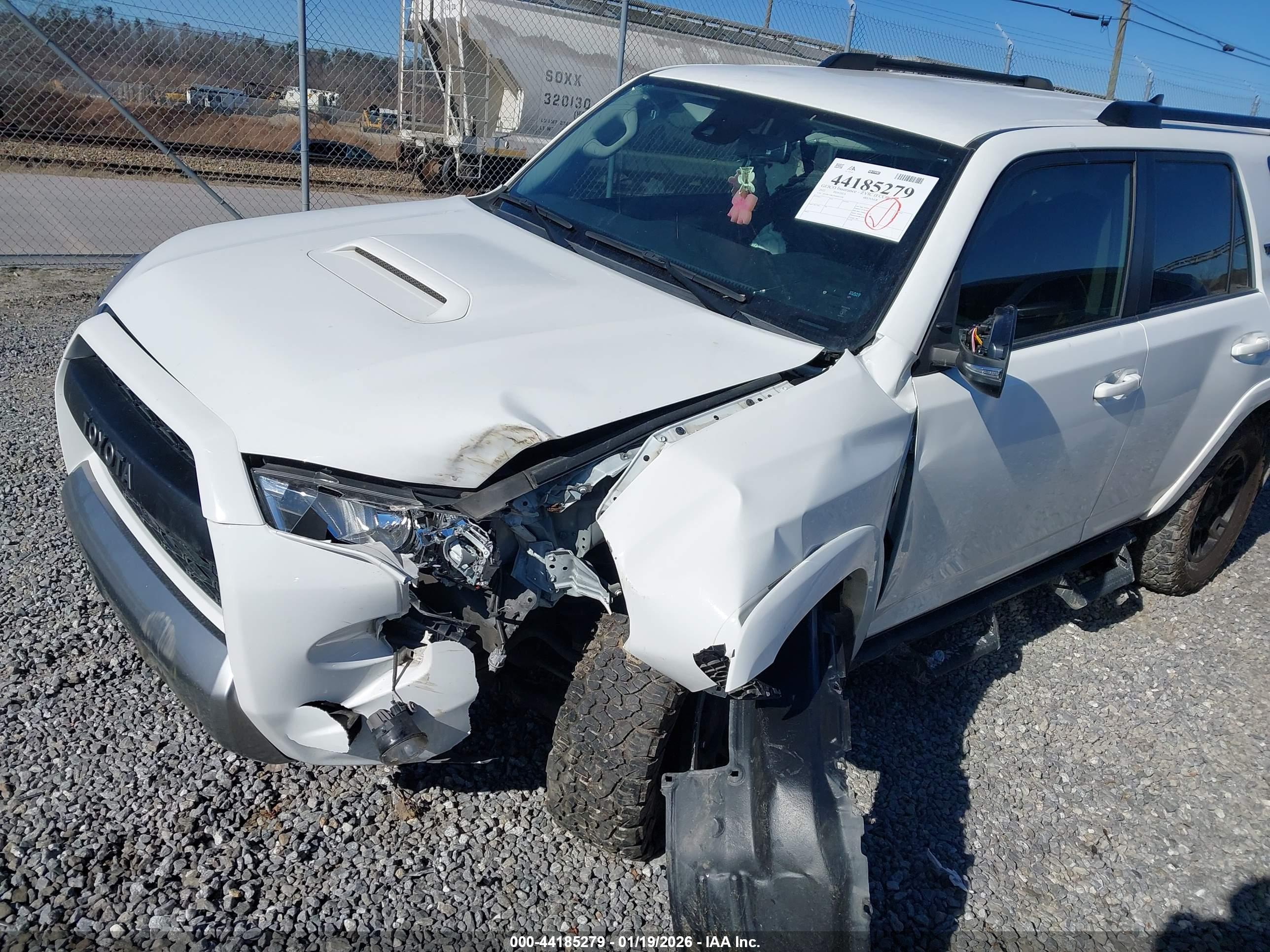 TOYOTA 4RUNNER image 6