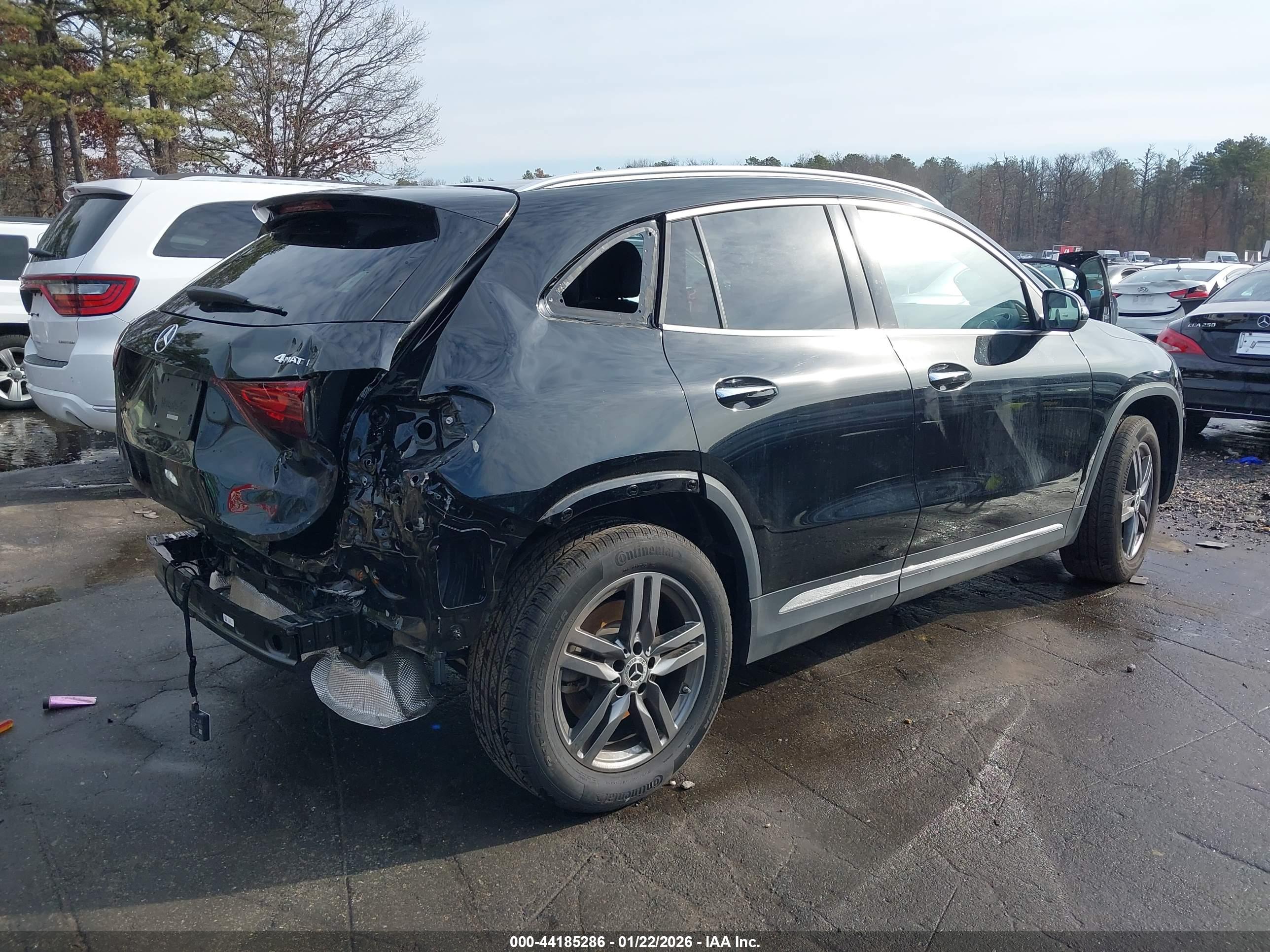 MERCEDES-BENZ GLA image 4