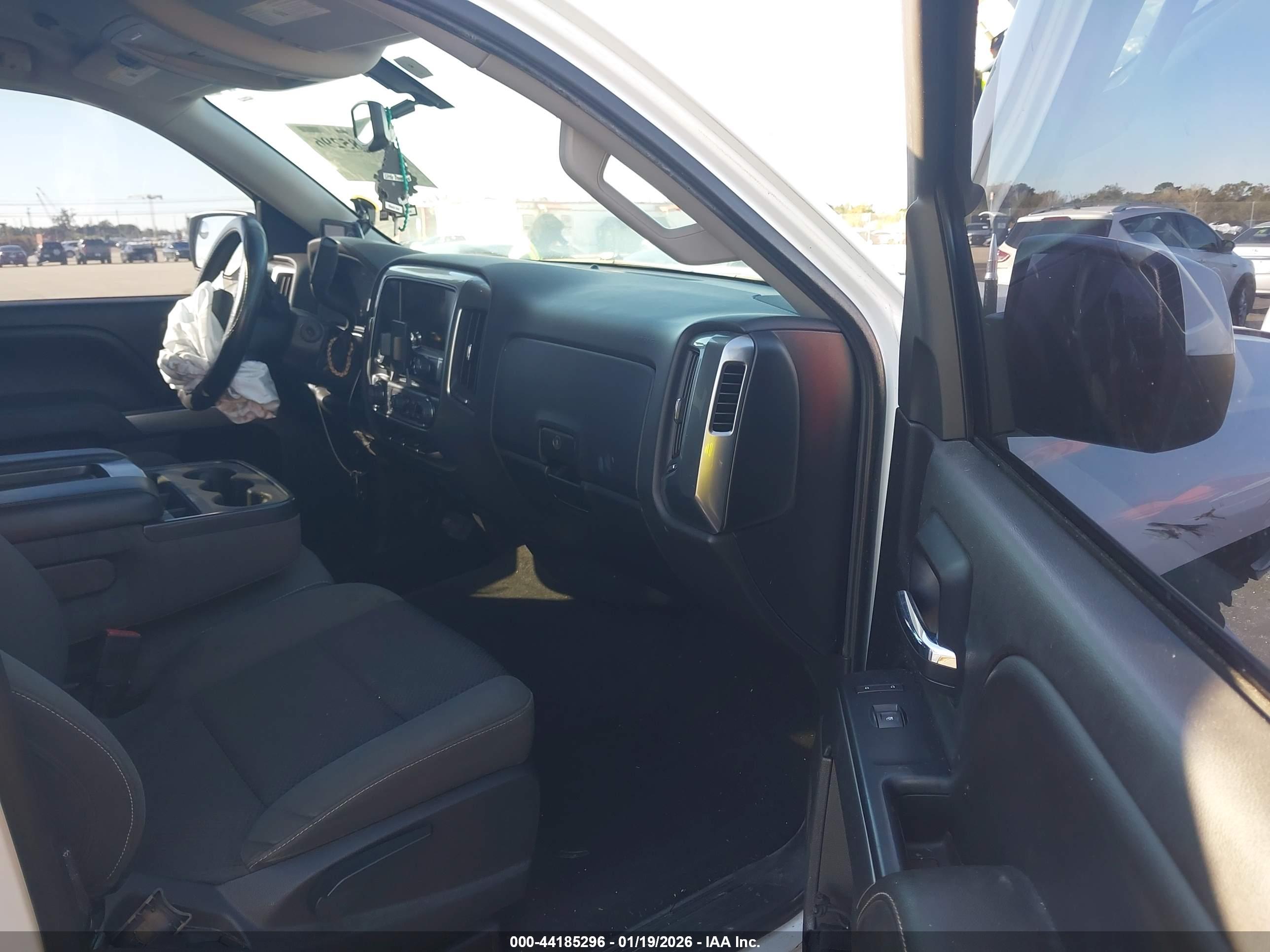 CHEVROLET SILVERADO image 5