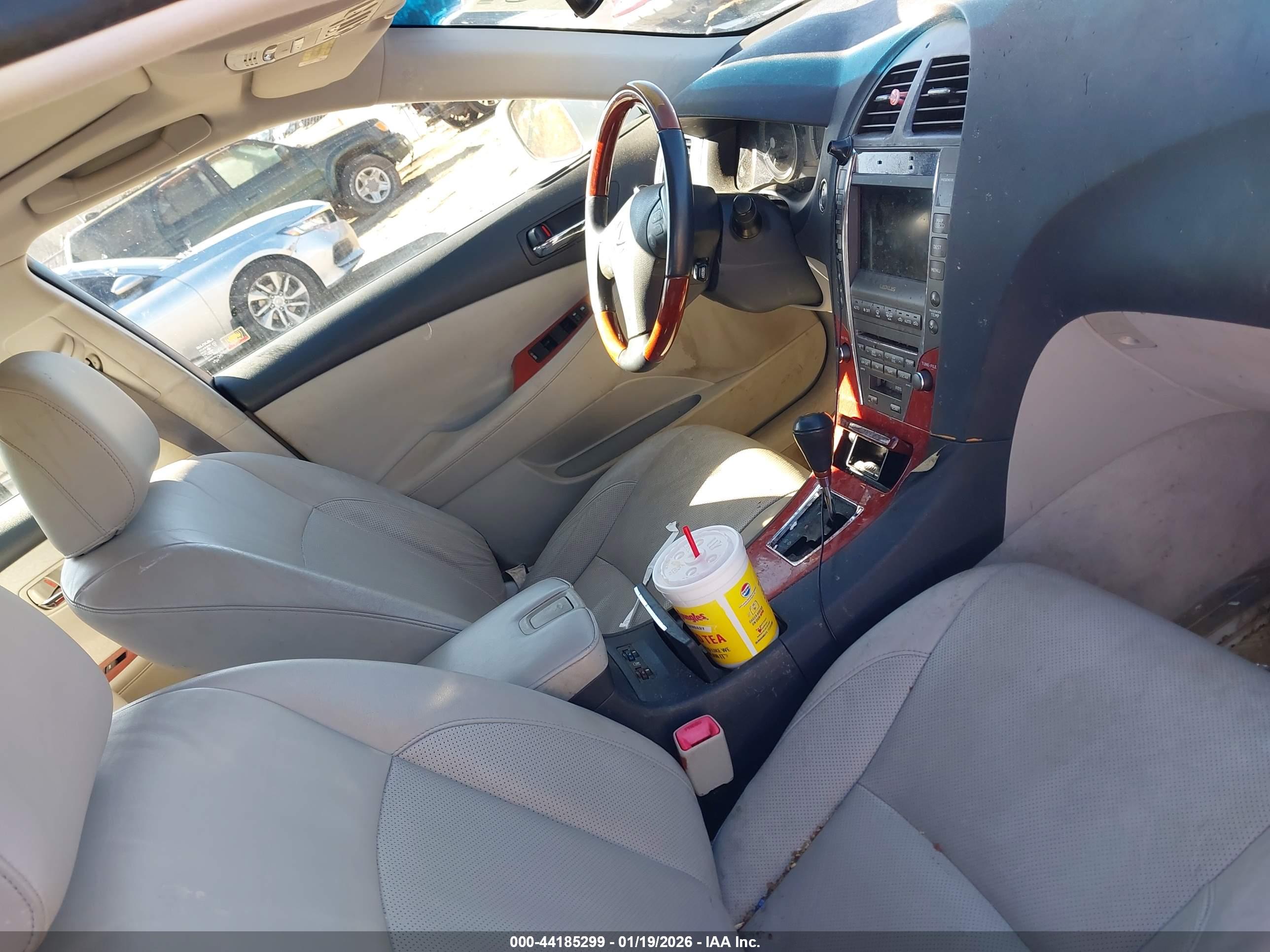 LEXUS ES image 5