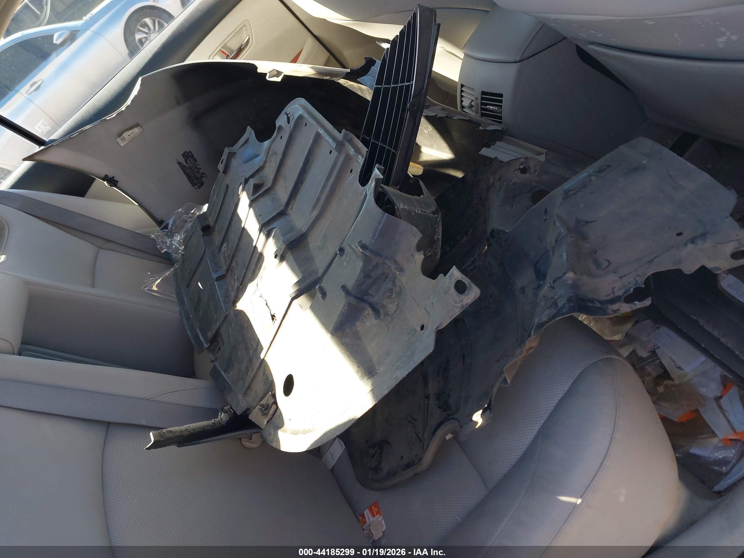 LEXUS ES image 8