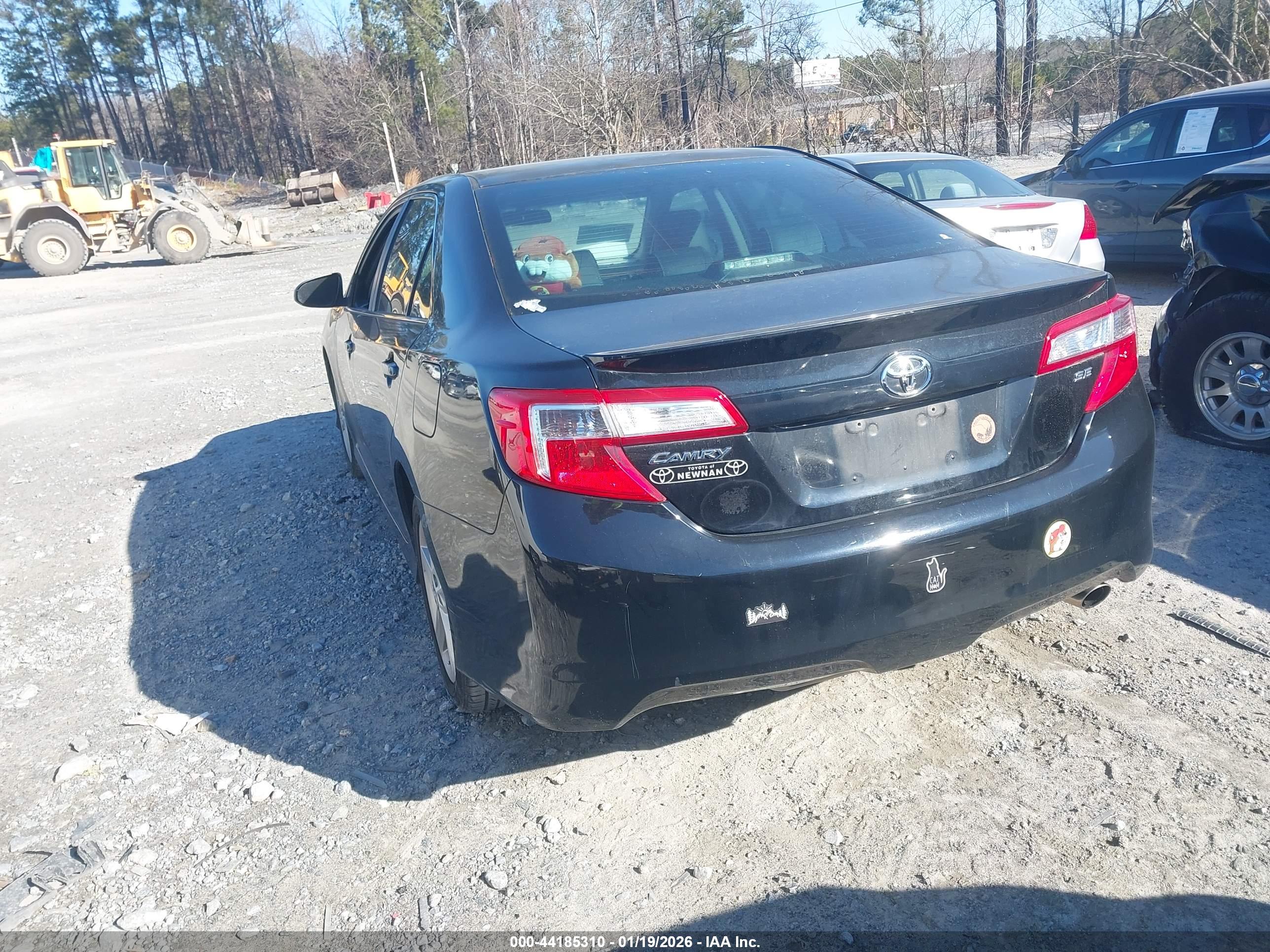 TOYOTA CAMRY image 3