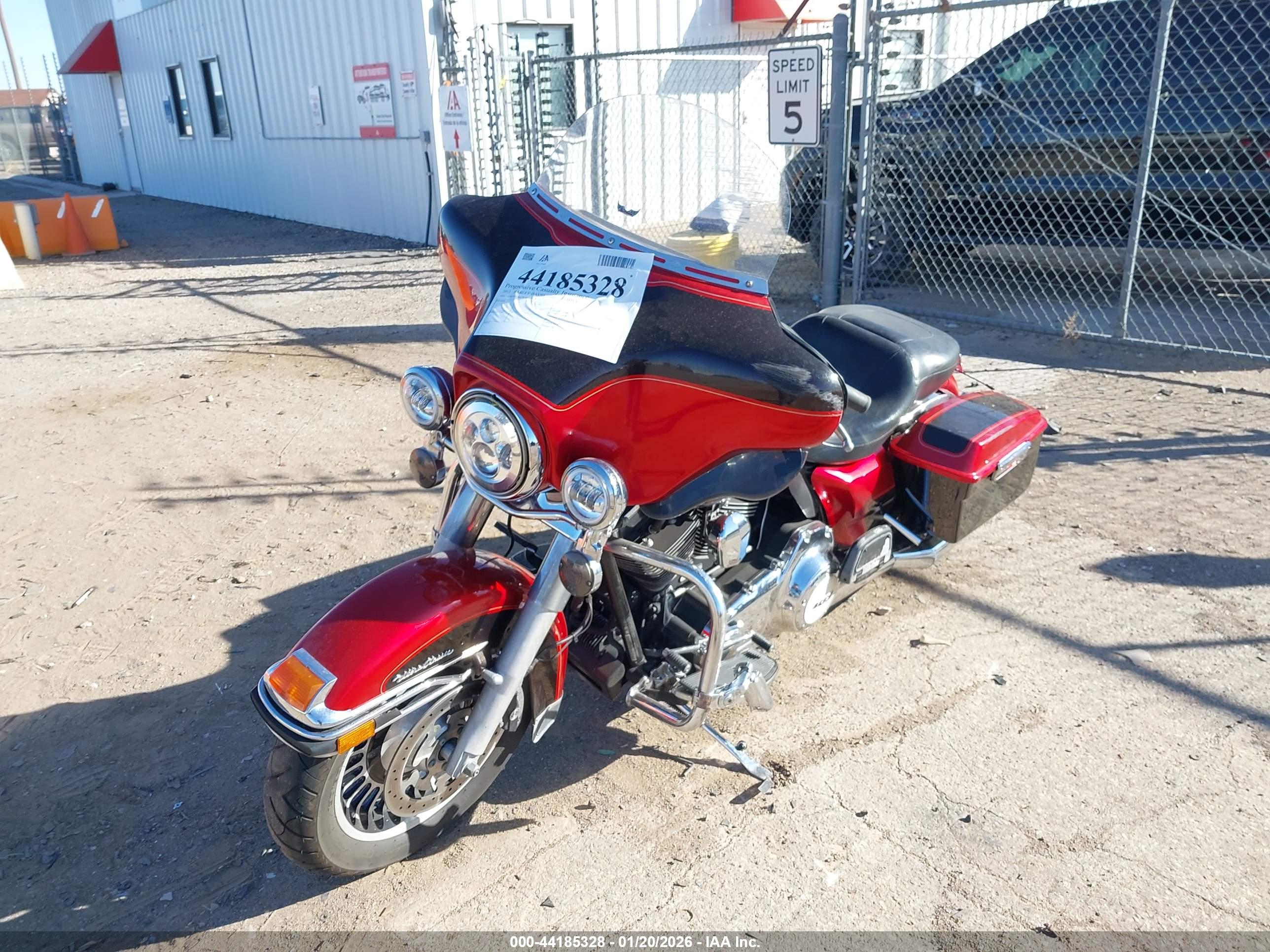 HARLEY-DAVIDSON FLHTCU image 2