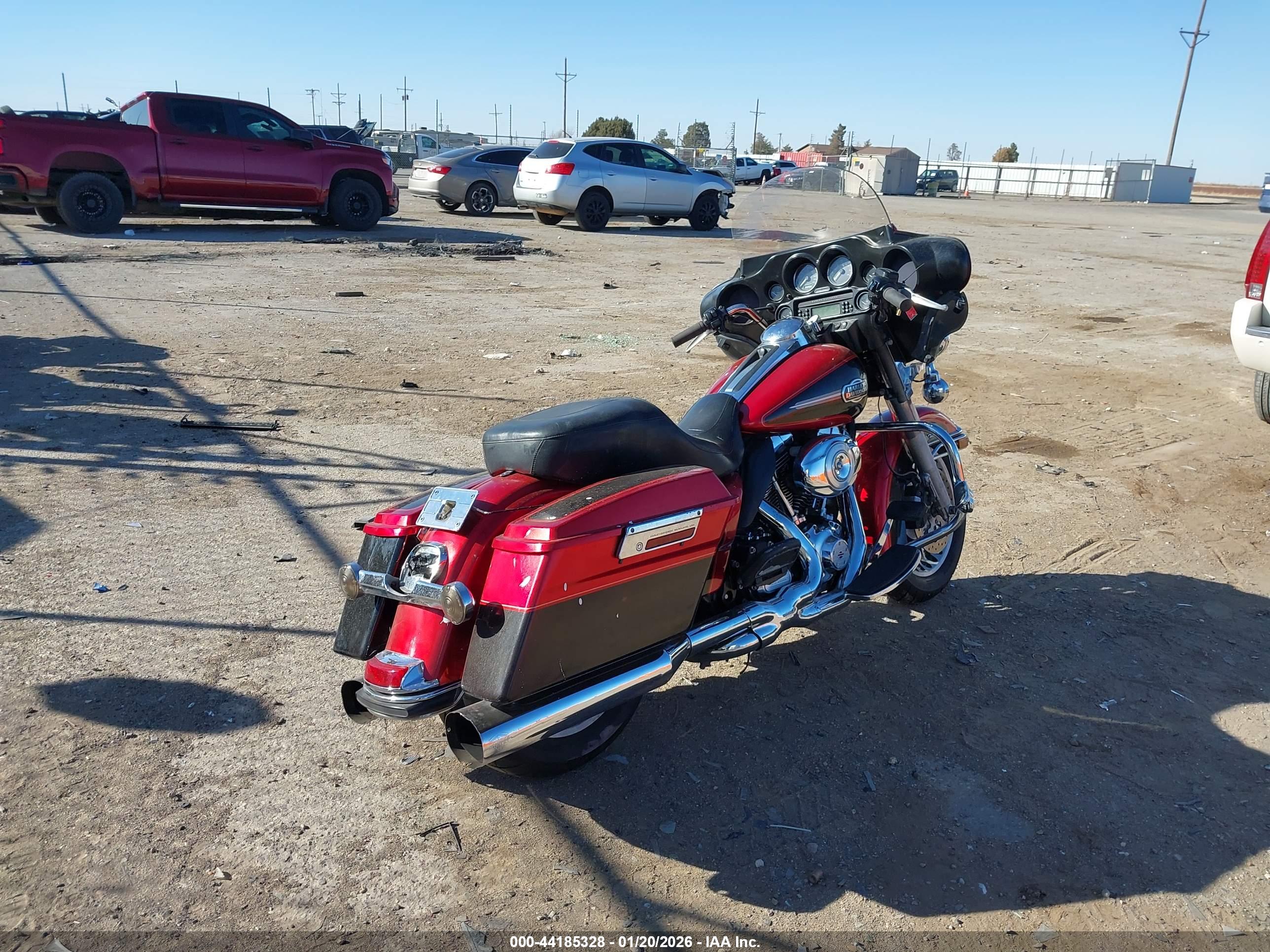 HARLEY-DAVIDSON FLHTCU image 4