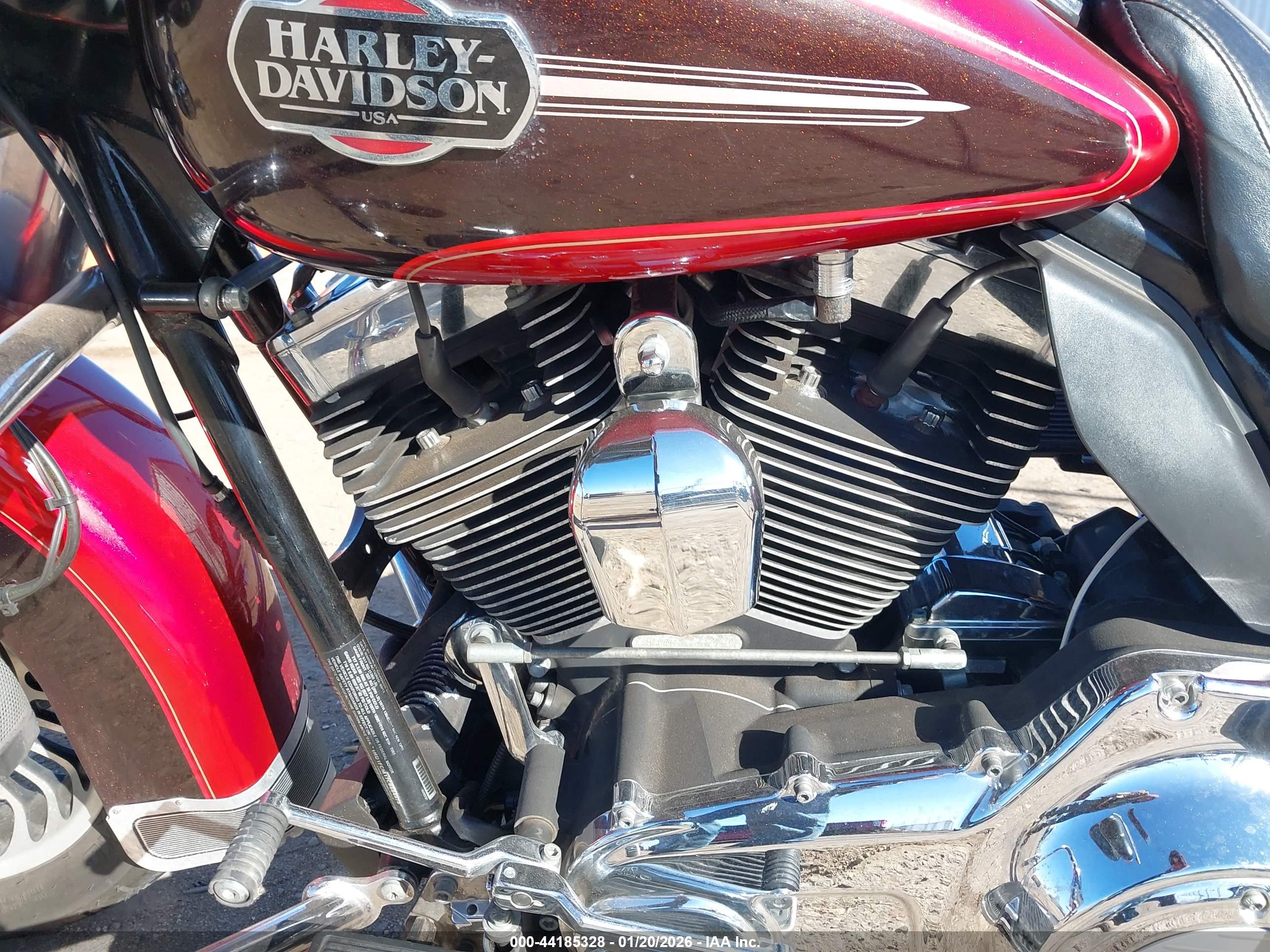 HARLEY-DAVIDSON FLHTCU image 9