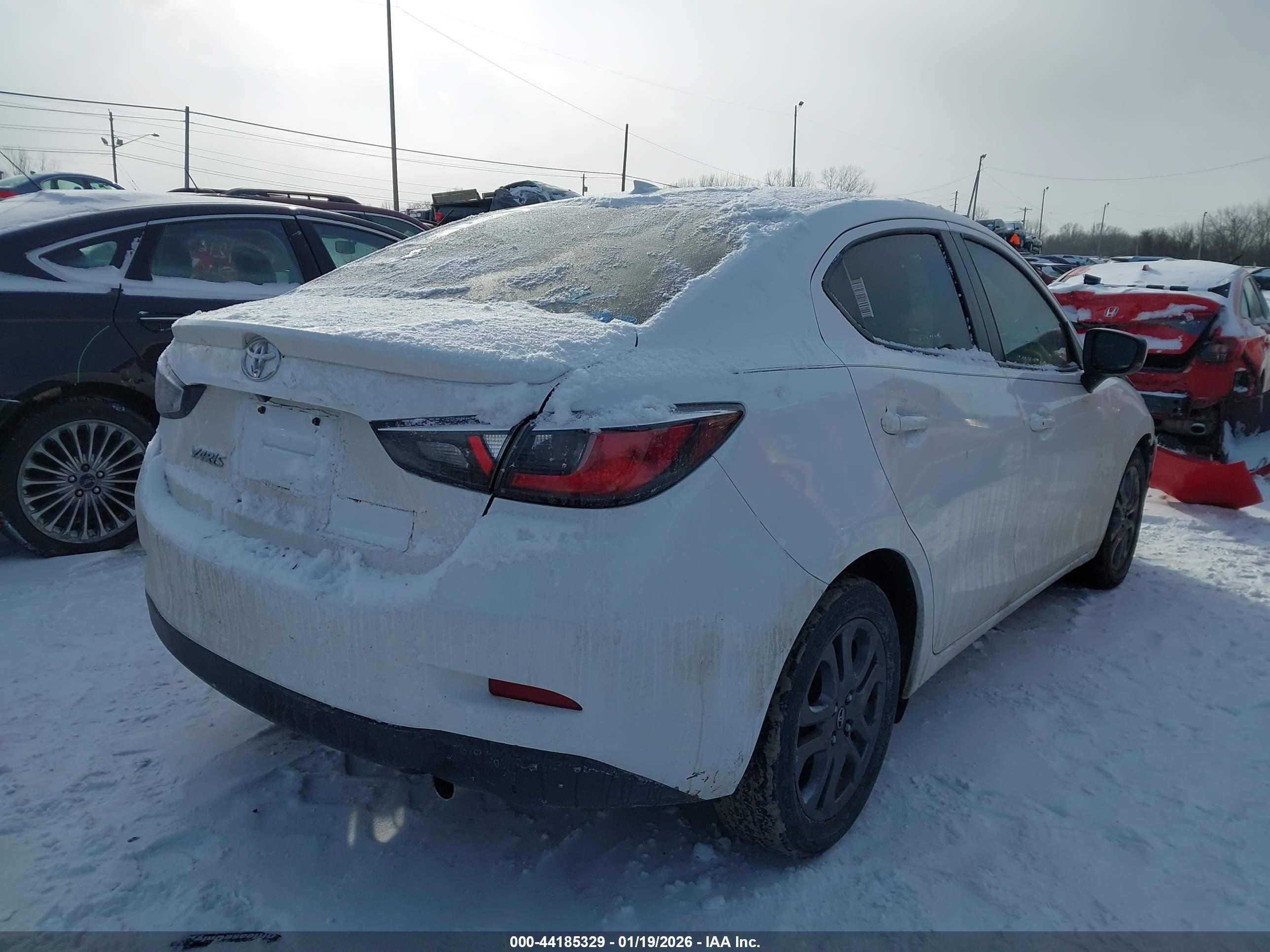 TOYOTA YARIS image 4