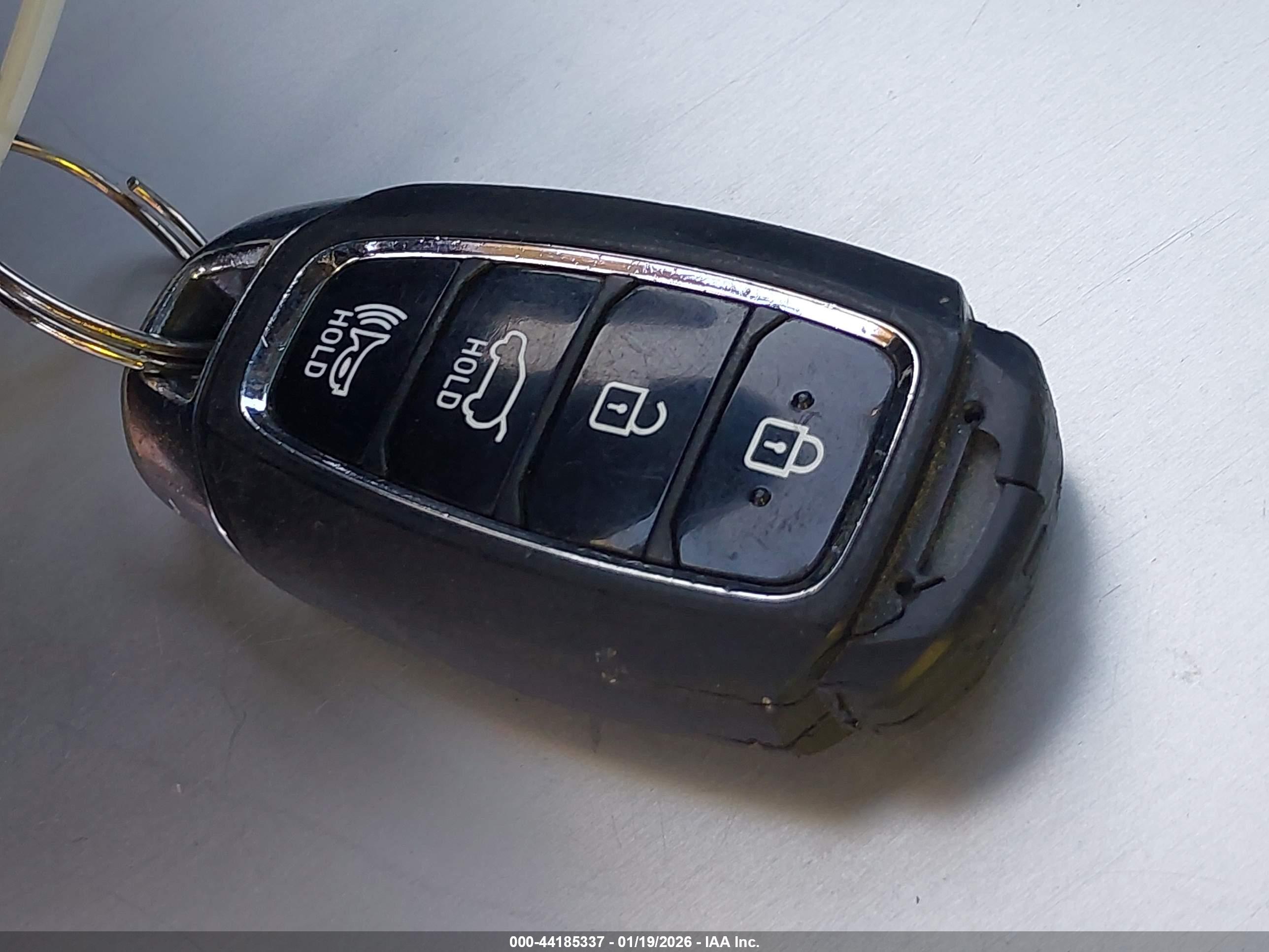 HYUNDAI VELOSTER image 11