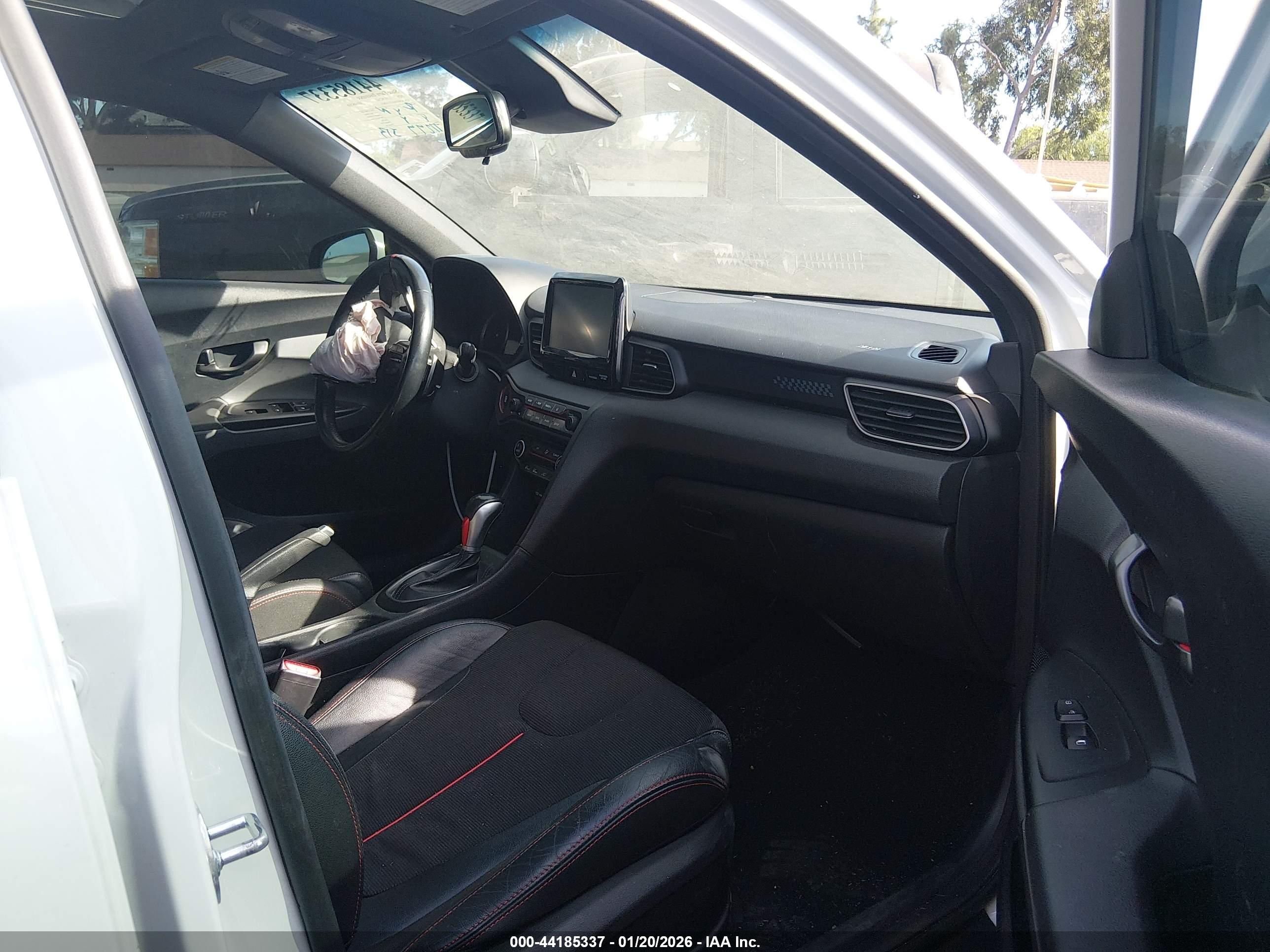 HYUNDAI VELOSTER image 5