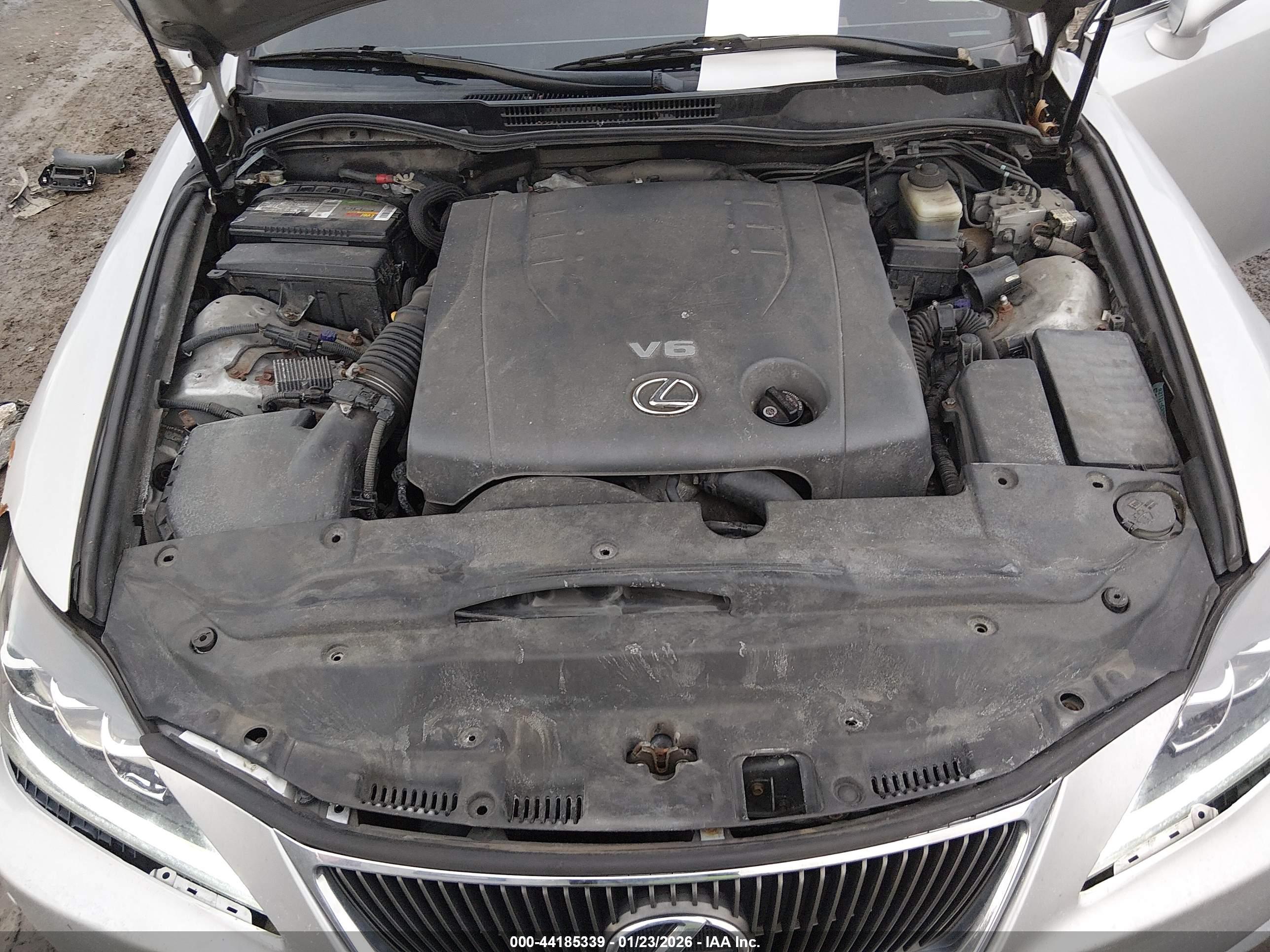 LEXUS IS image 10
