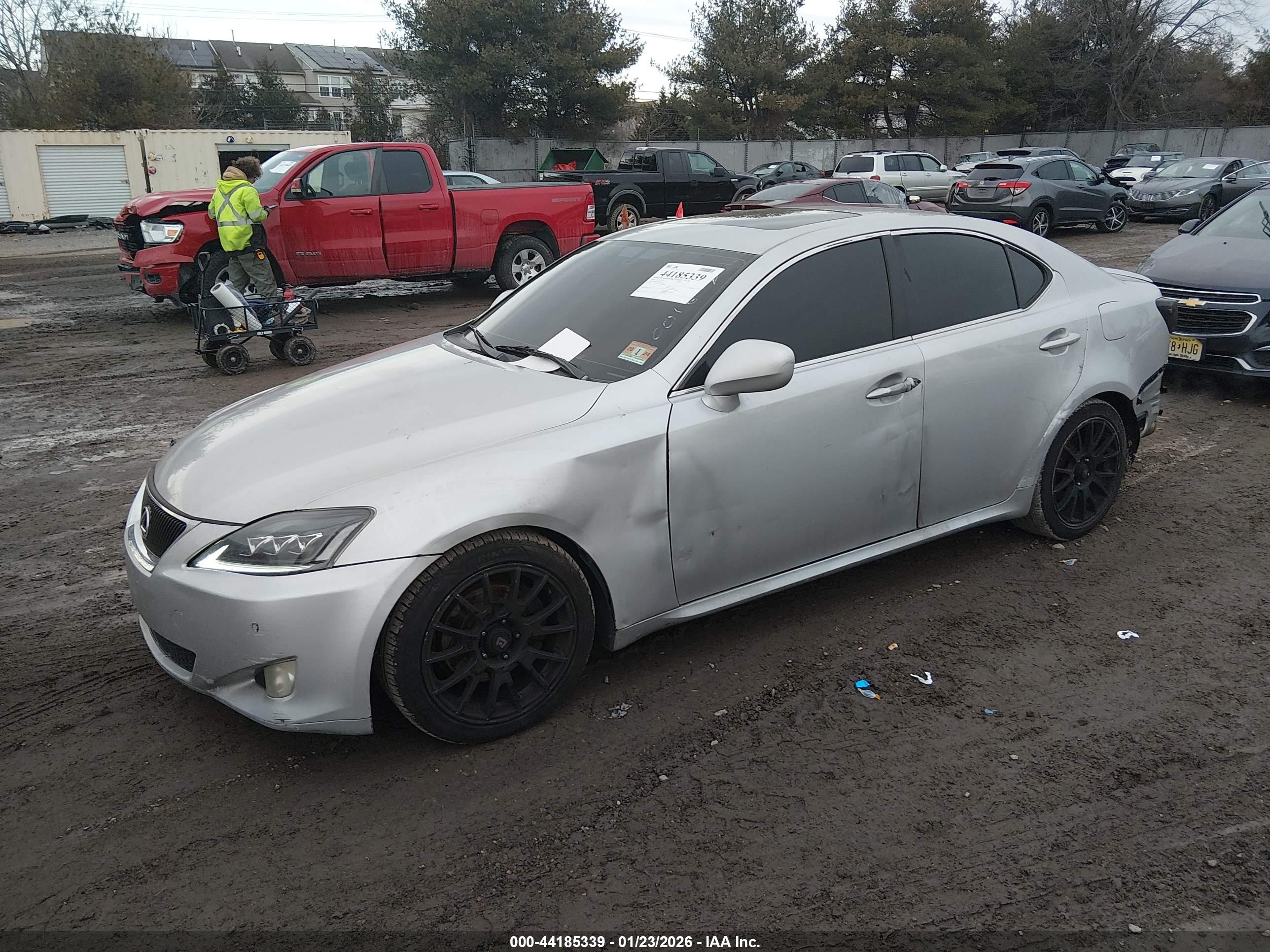 LEXUS IS image 2