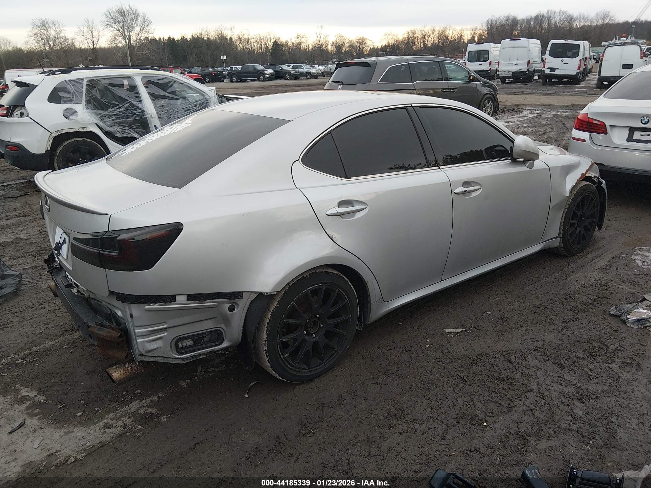LEXUS IS image 4