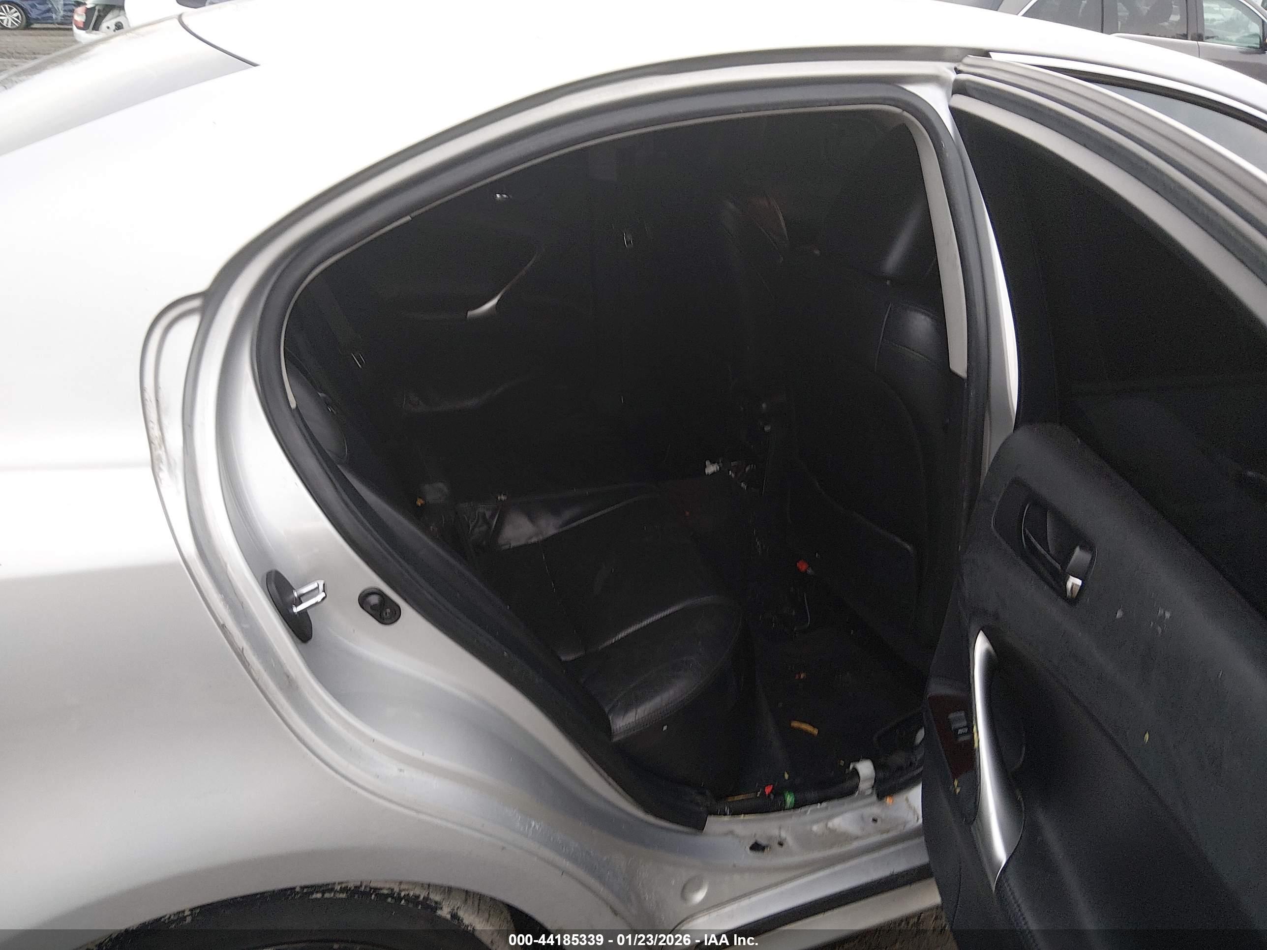 LEXUS IS image 8