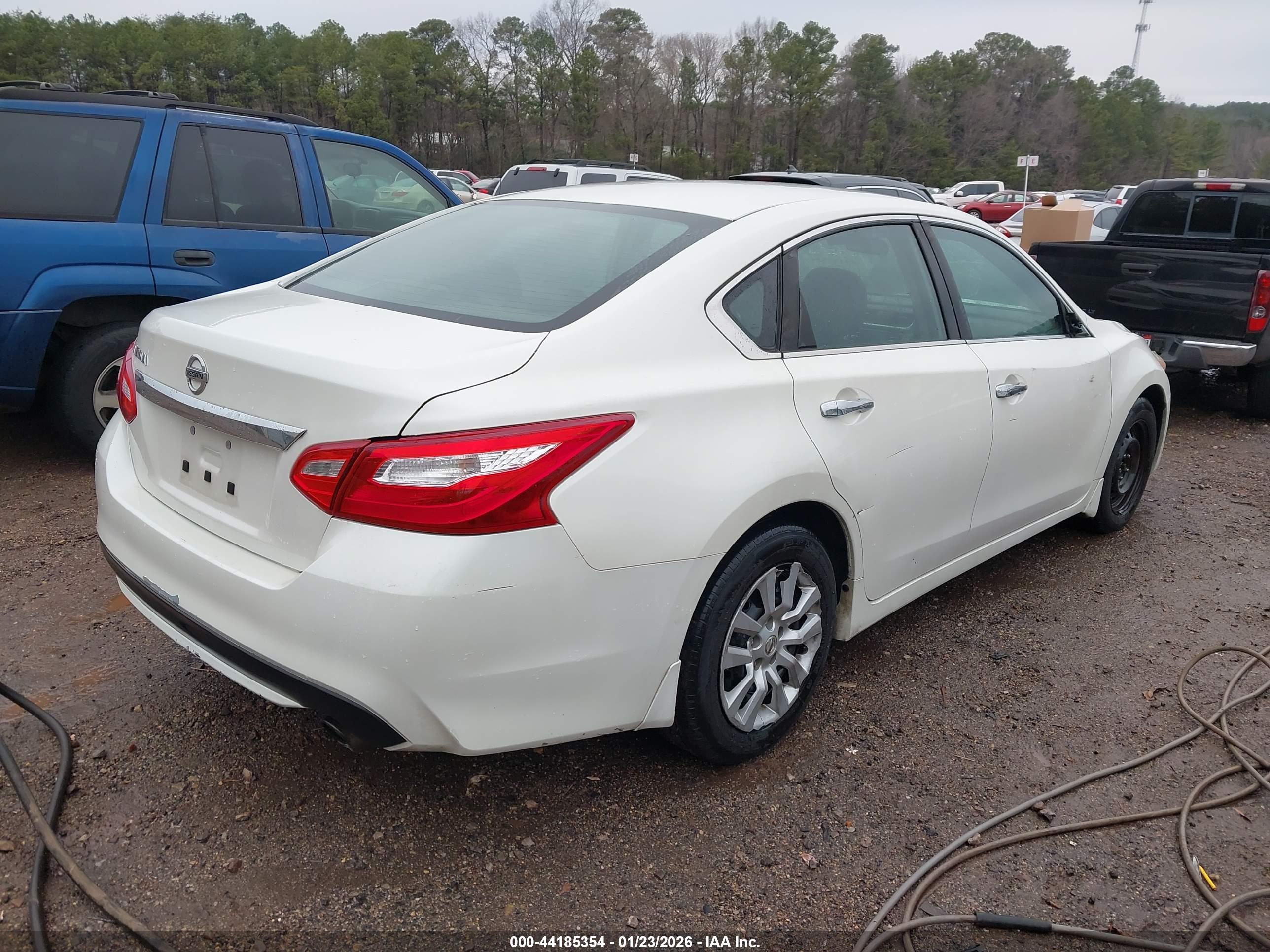 NISSAN ALTIMA image 4