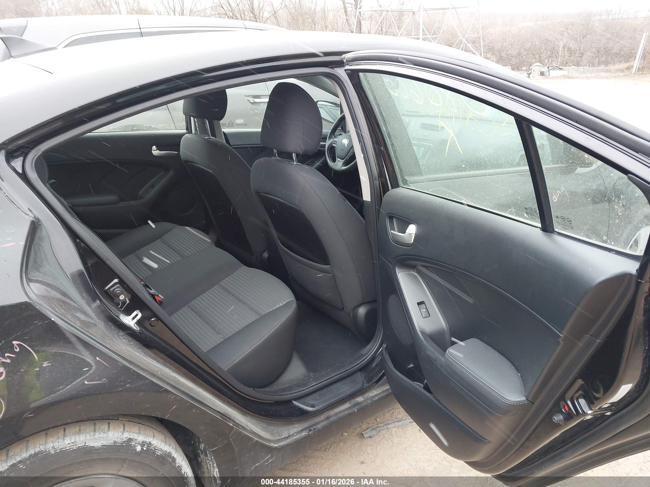 KIA FORTE image 8
