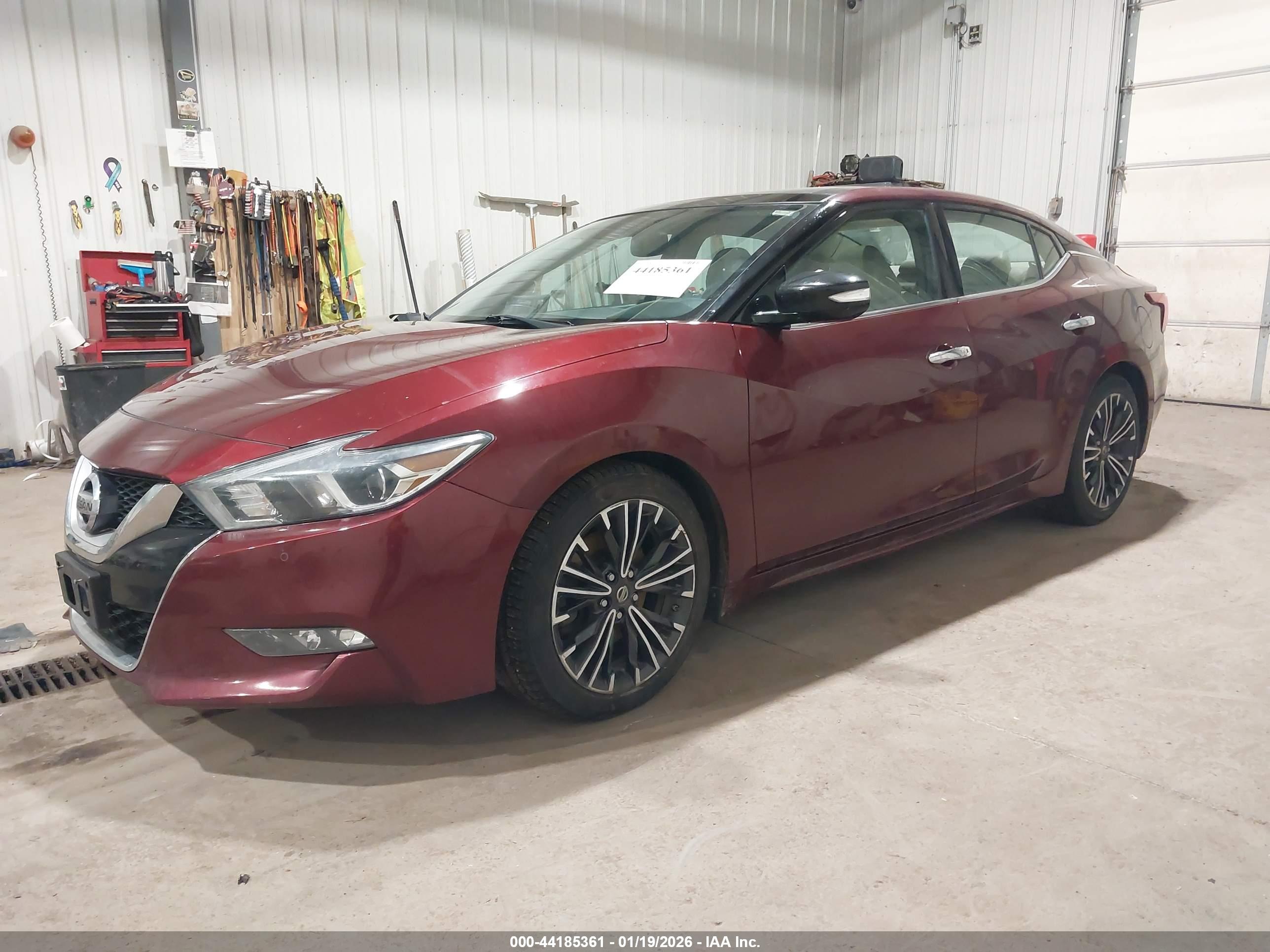 NISSAN MAXIMA image 2