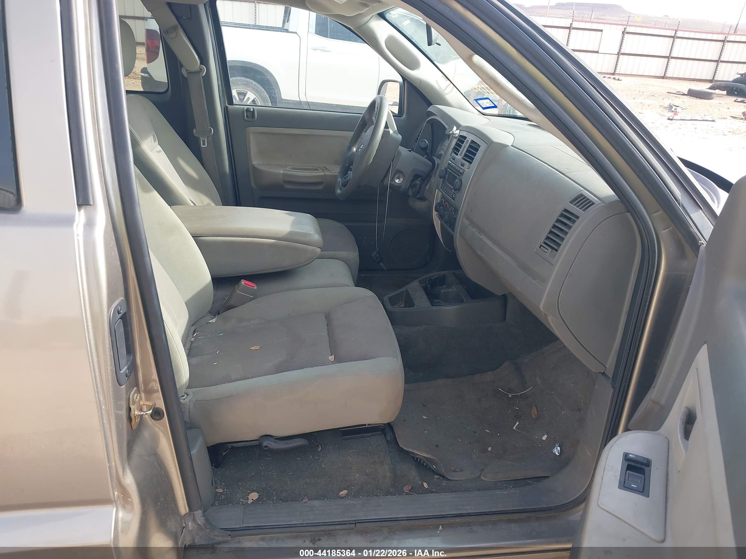 DODGE DAKOTA image 5