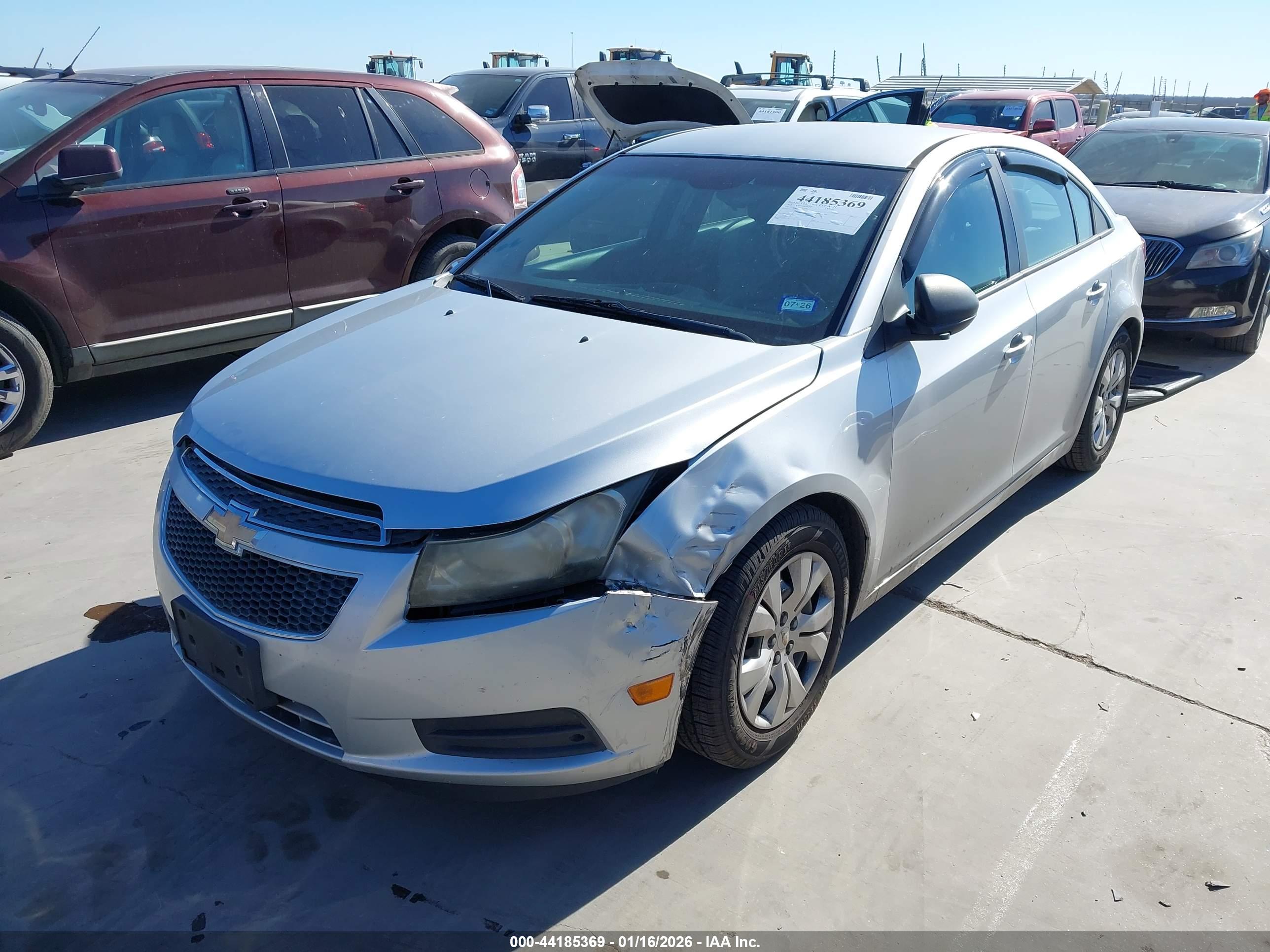 CHEVROLET CRUZE image 2