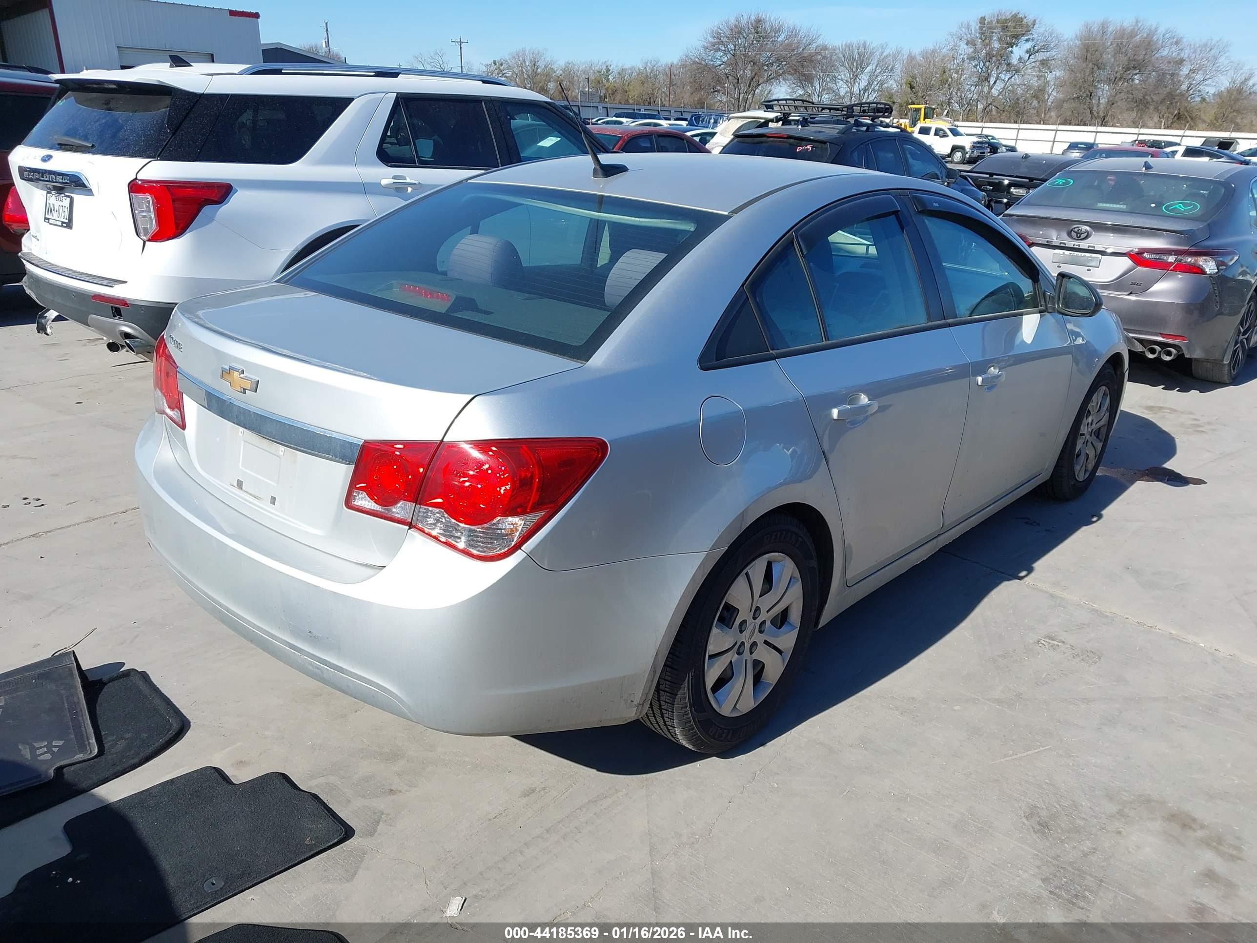CHEVROLET CRUZE image 4