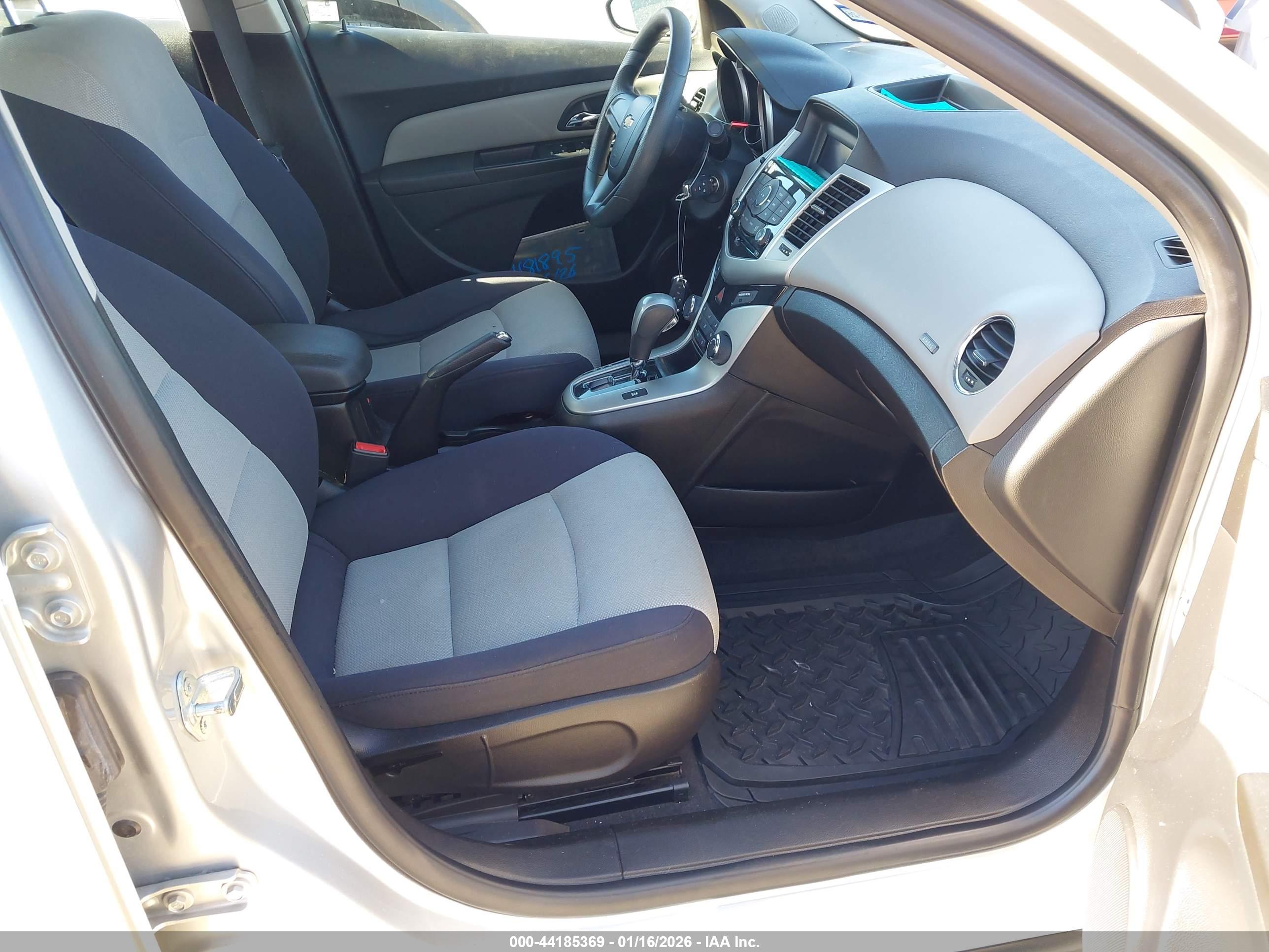 CHEVROLET CRUZE image 5