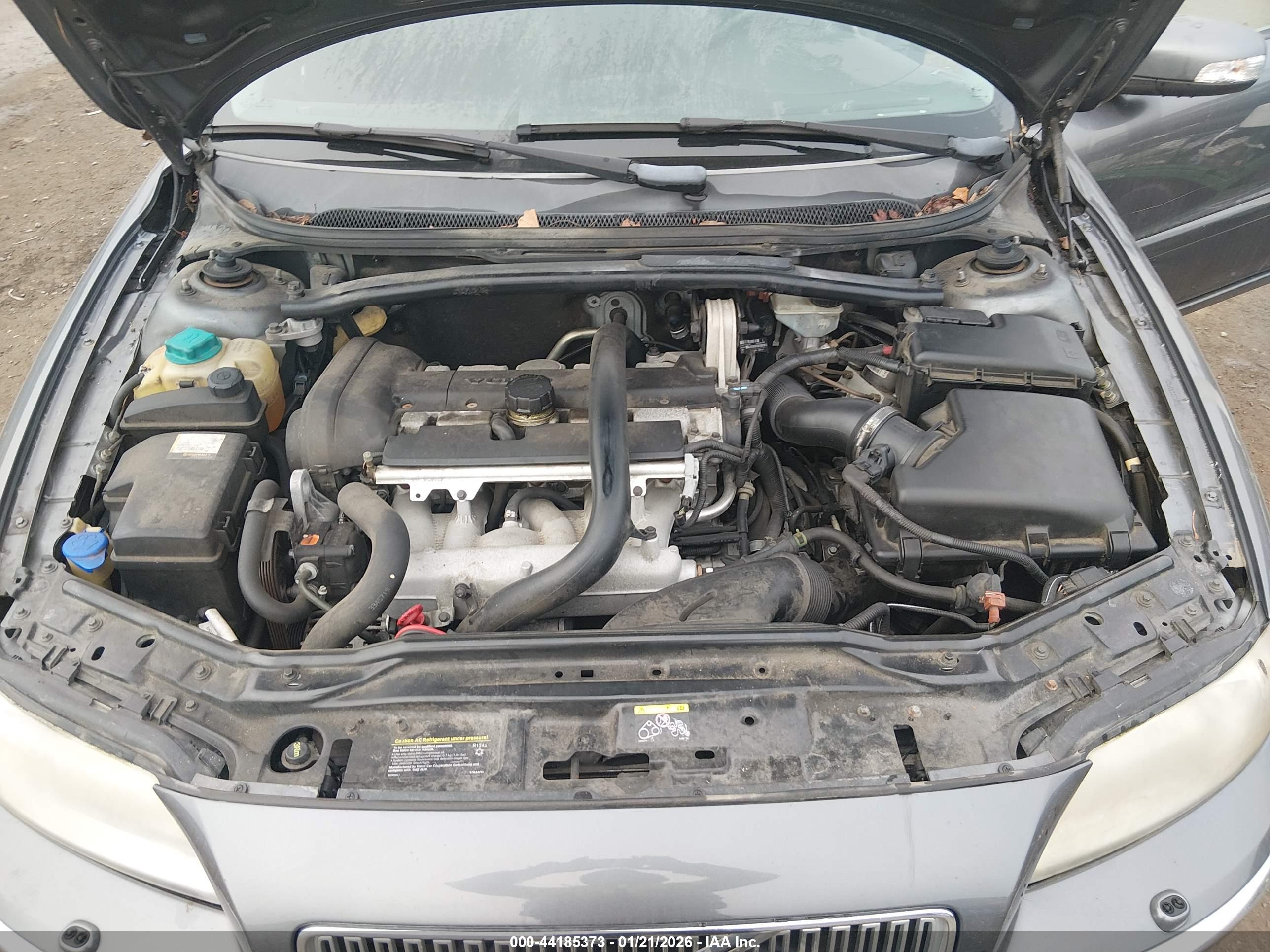 VOLVO V70 image 10