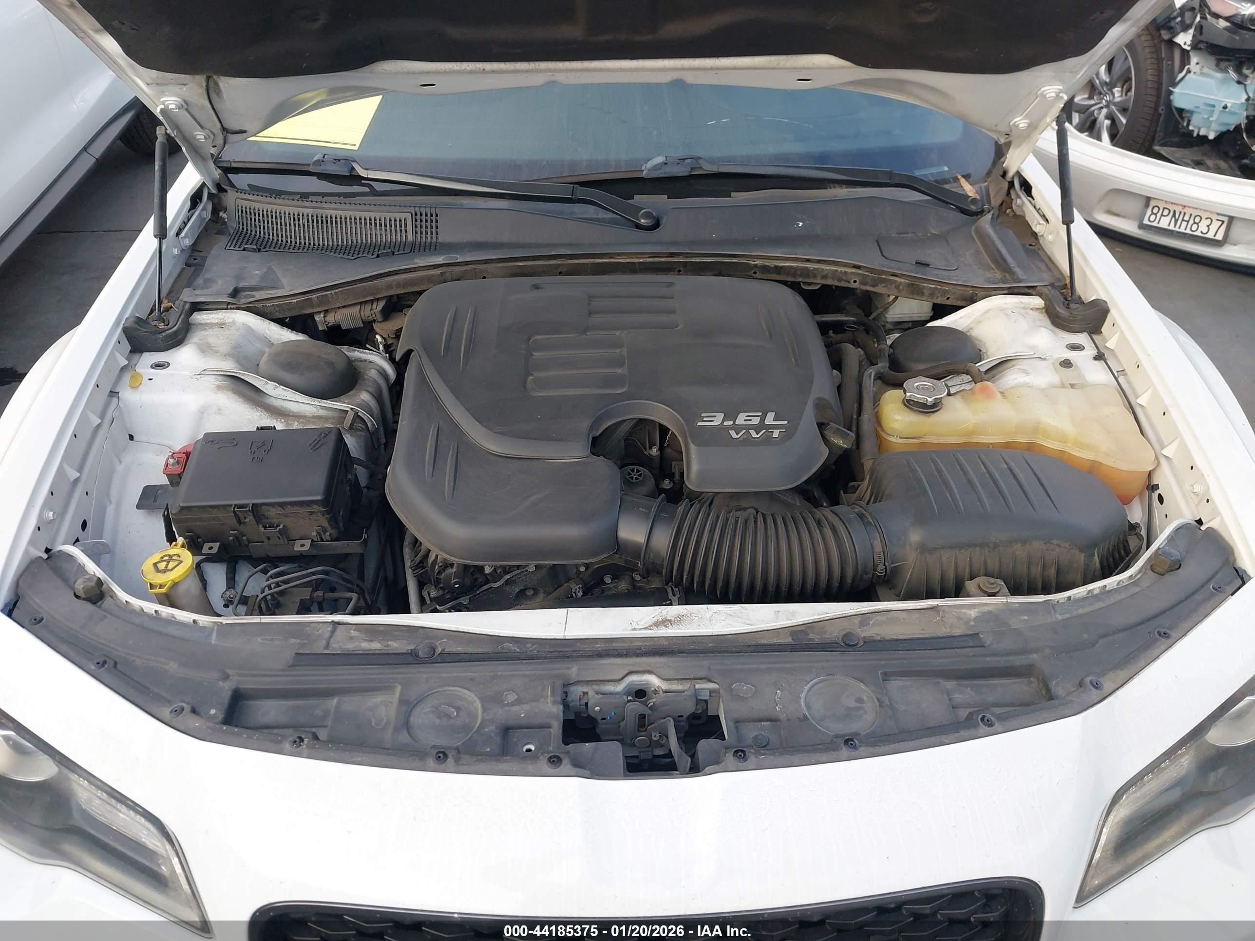 CHRYSLER 300 image 10