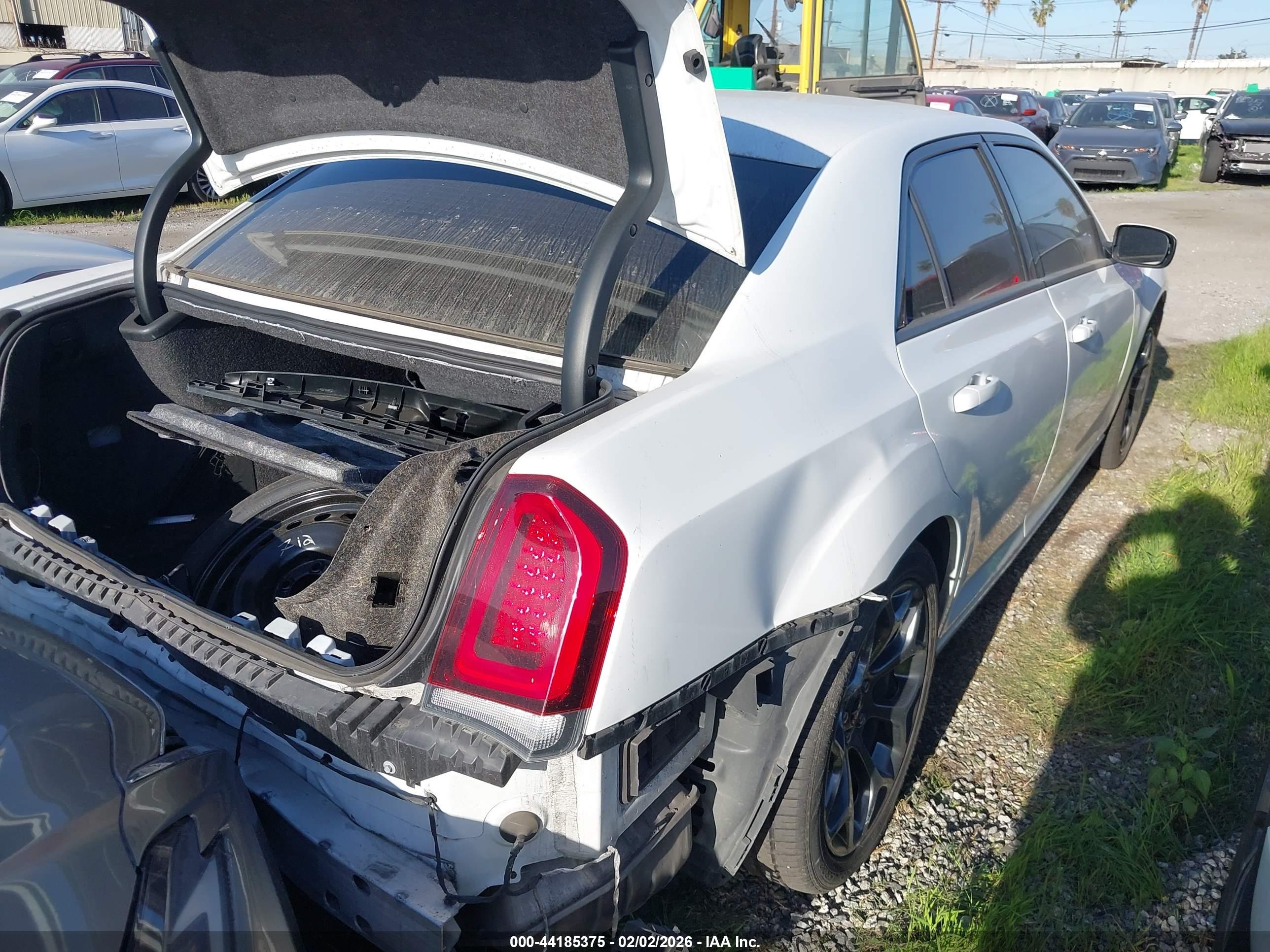 CHRYSLER 300 image 4
