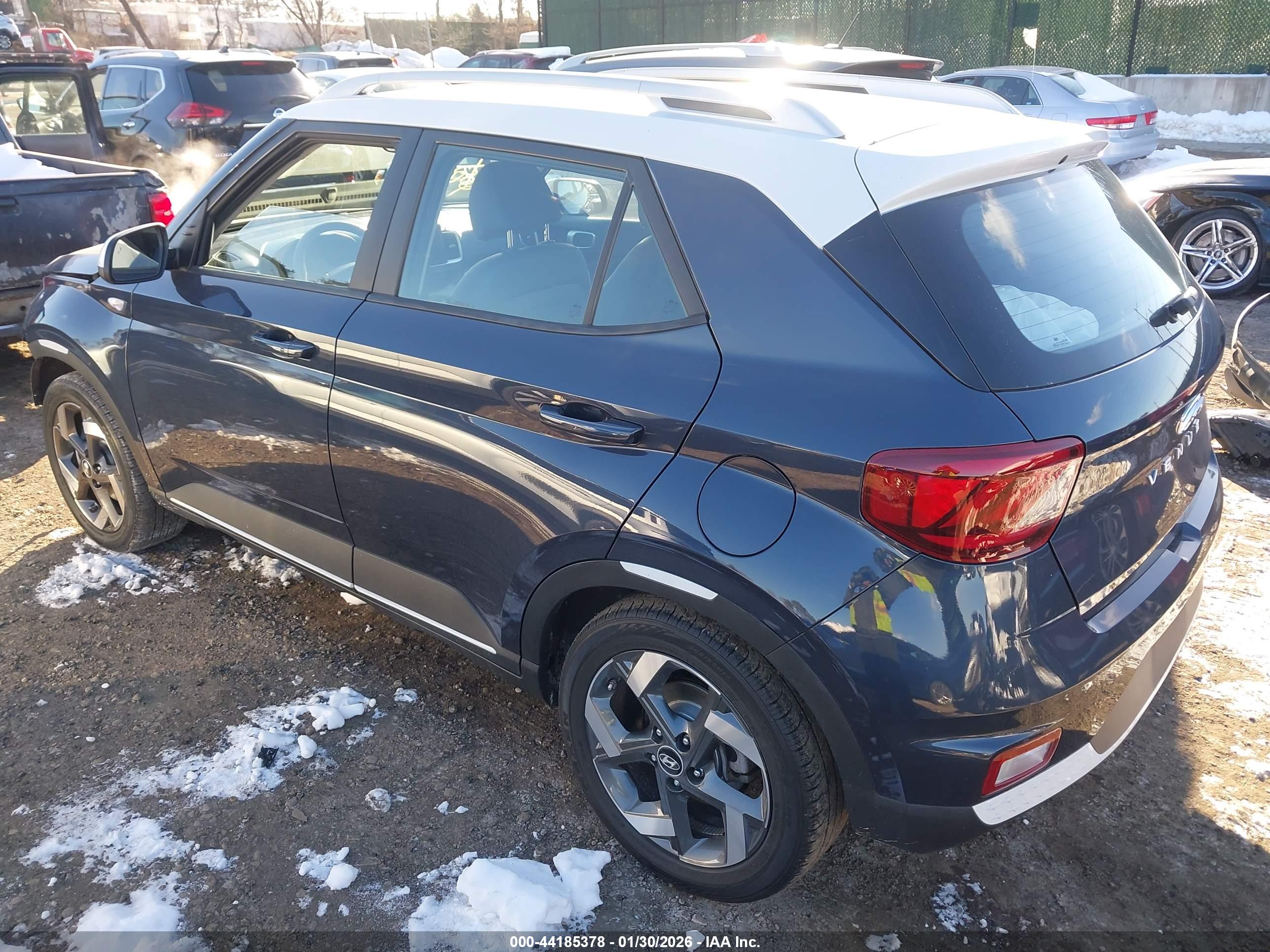 HYUNDAI VENUE image 3