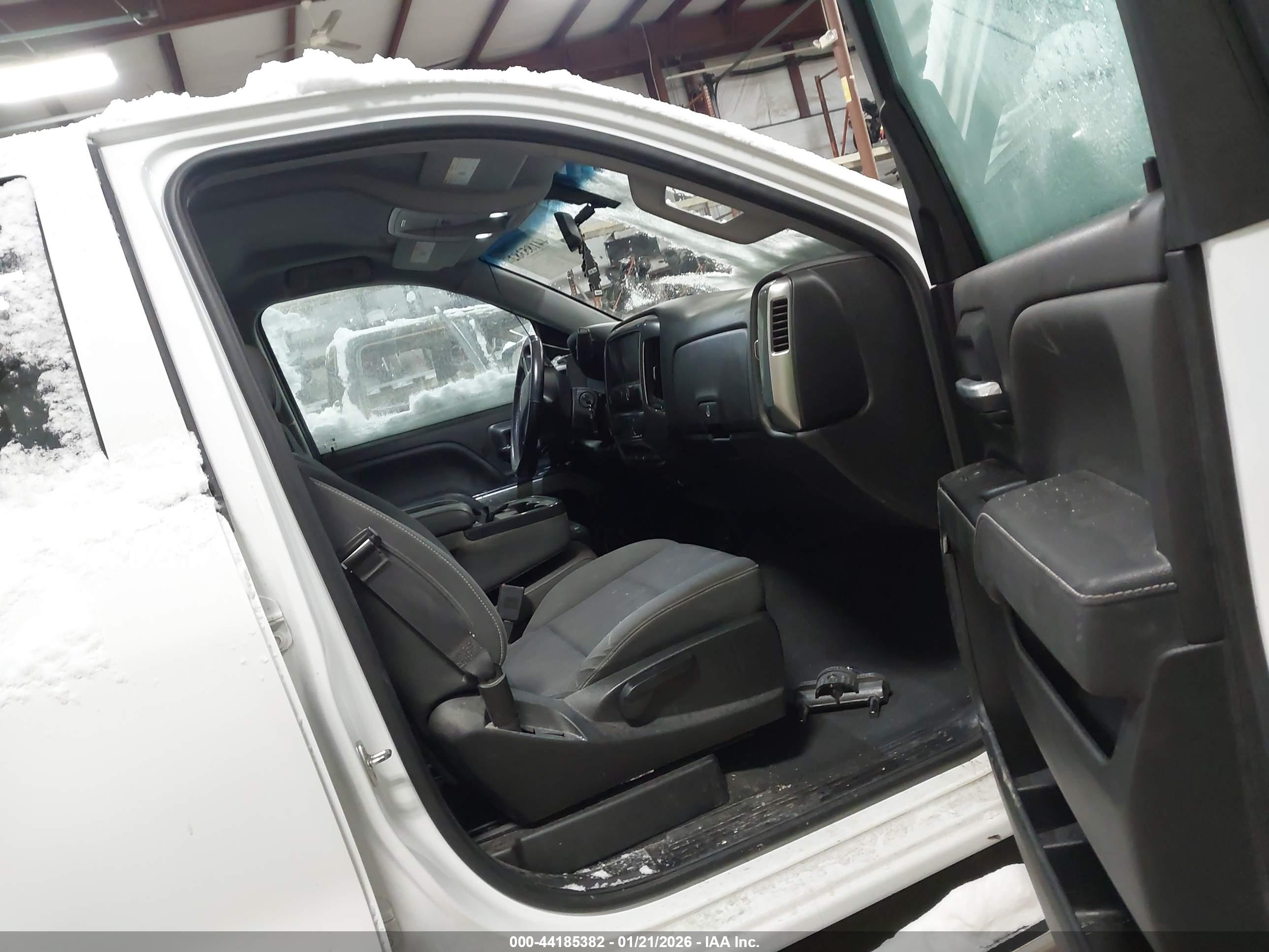 CHEVROLET SILVERADO image 5