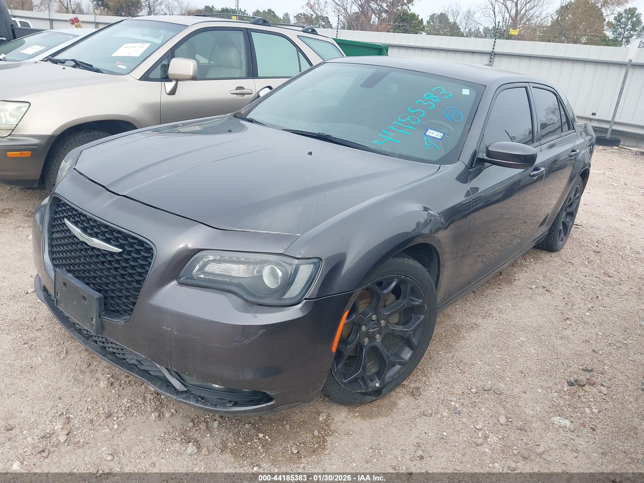 CHRYSLER 300 image 2