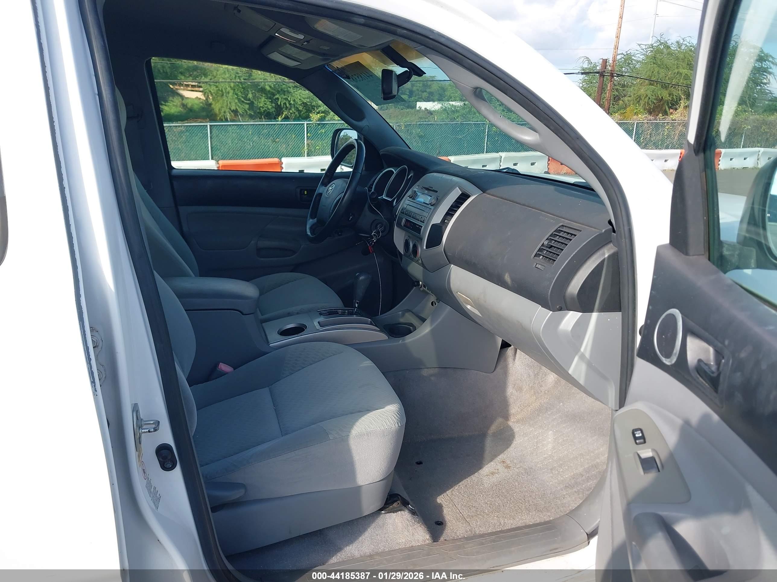 TOYOTA TACOMA image 5