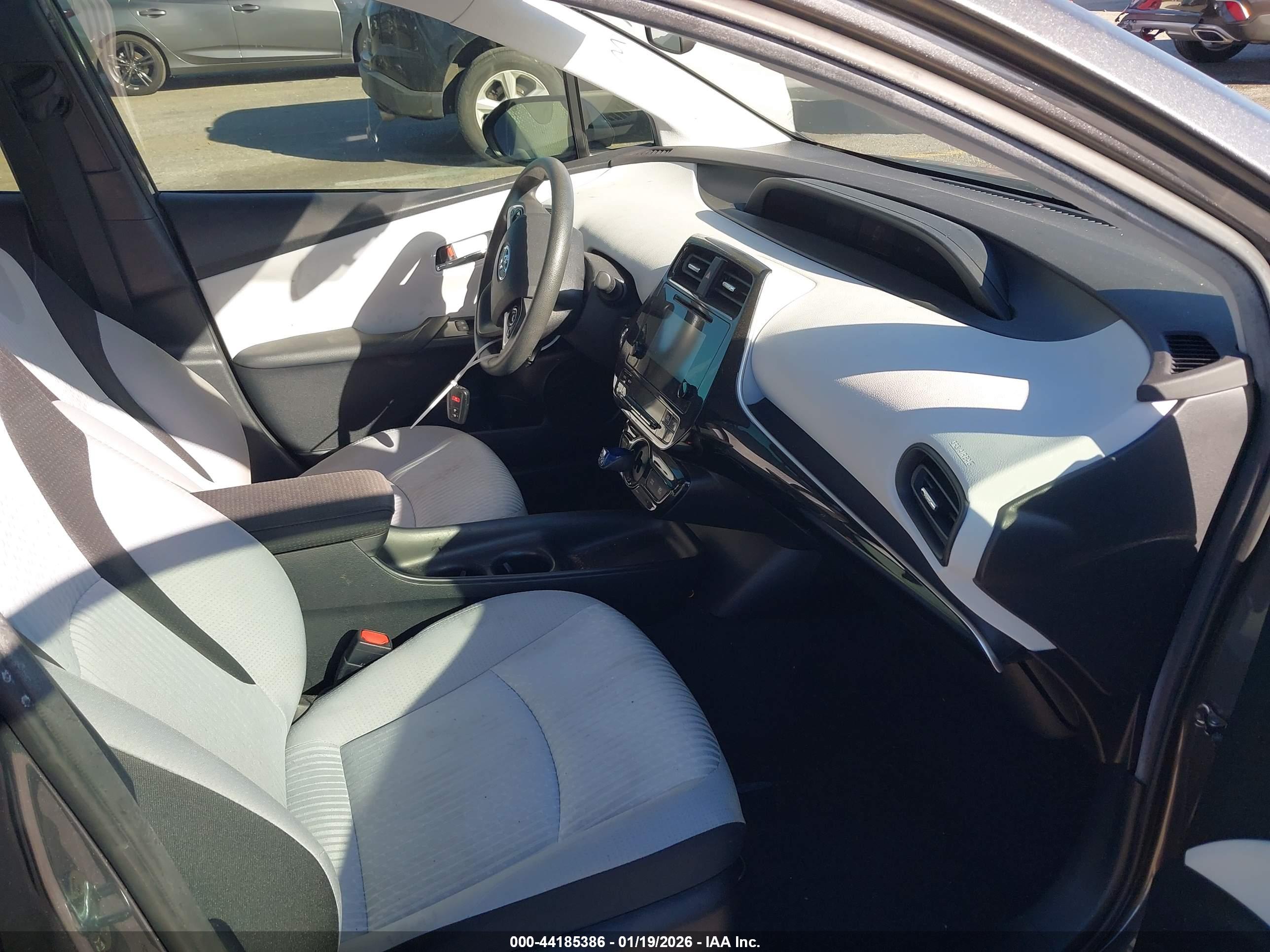 TOYOTA PRIUS image 5