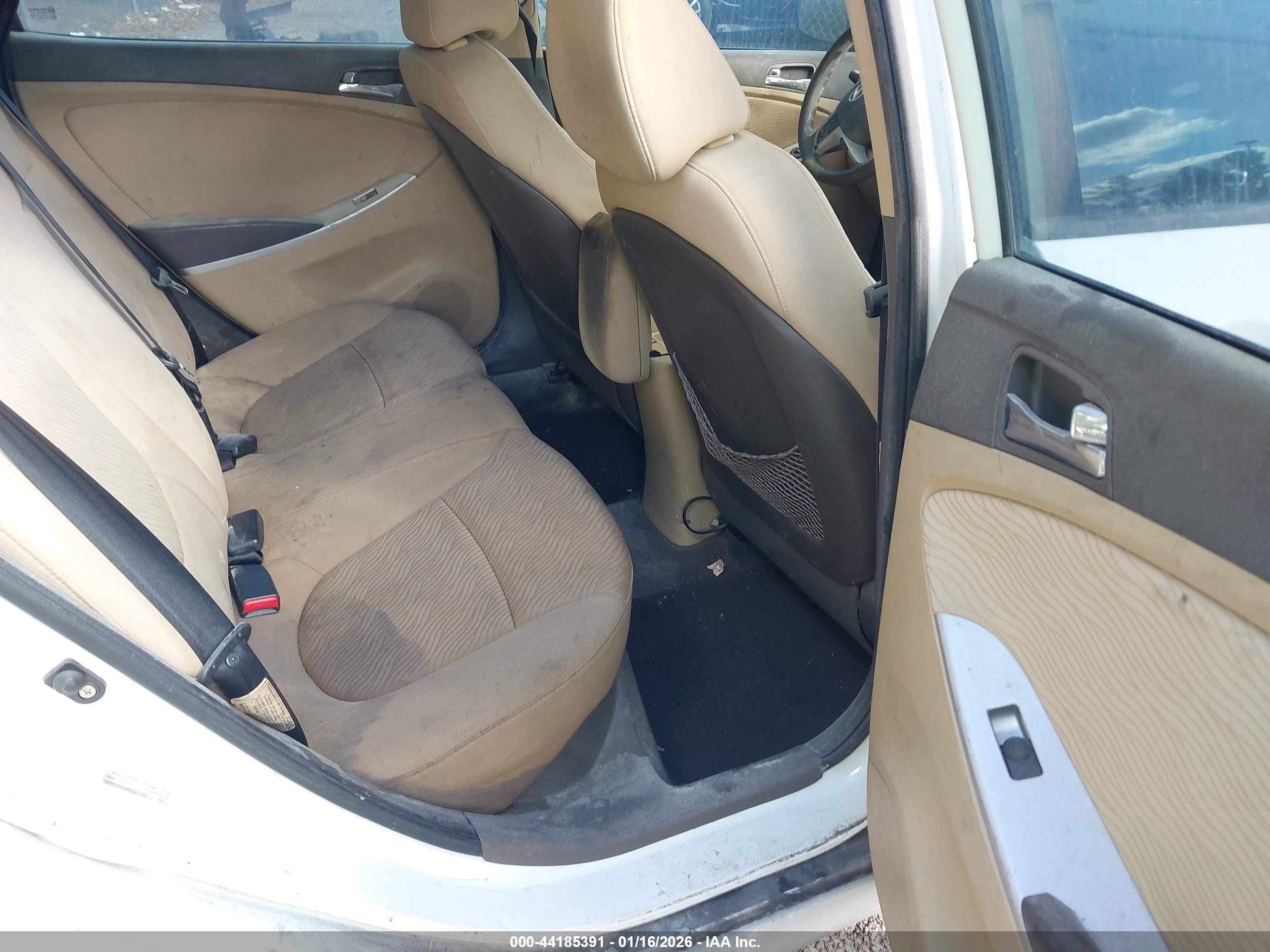 HYUNDAI ACCENT image 8