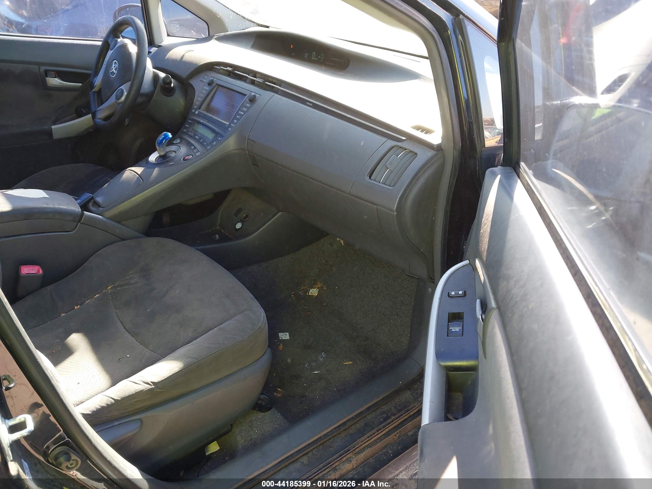 TOYOTA PRIUS image 5