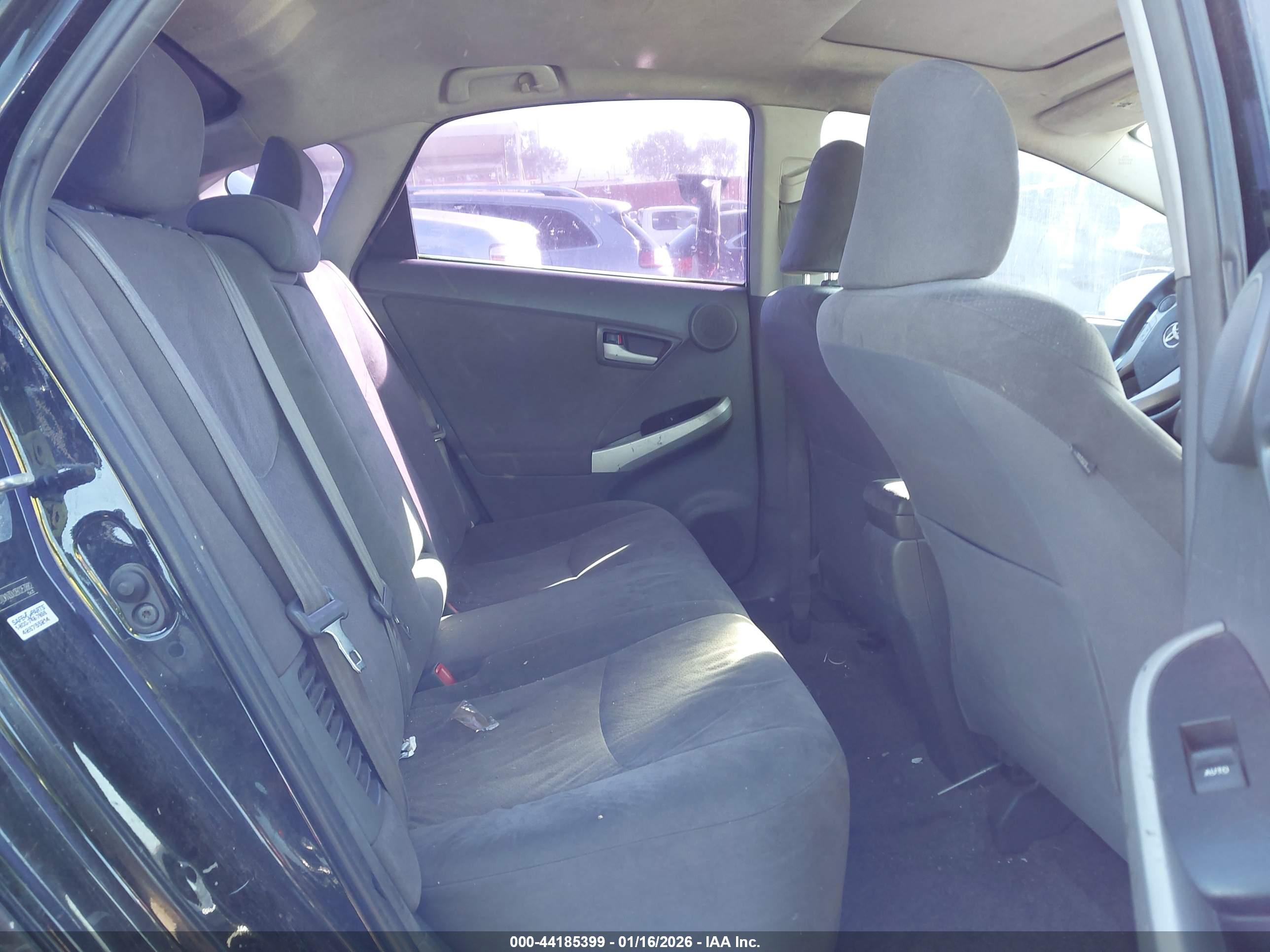 TOYOTA PRIUS image 8