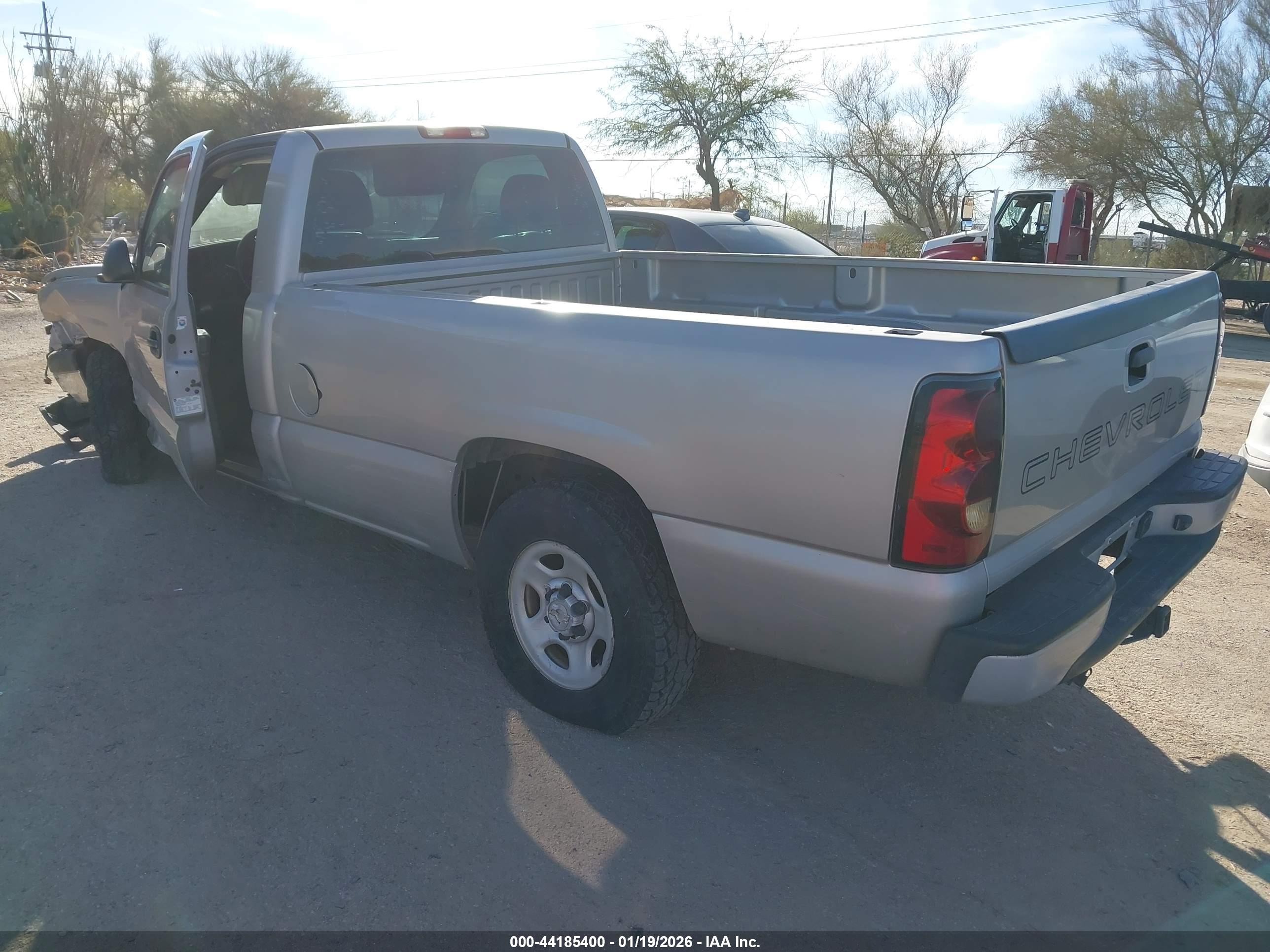 CHEVROLET SILVERADO image 3