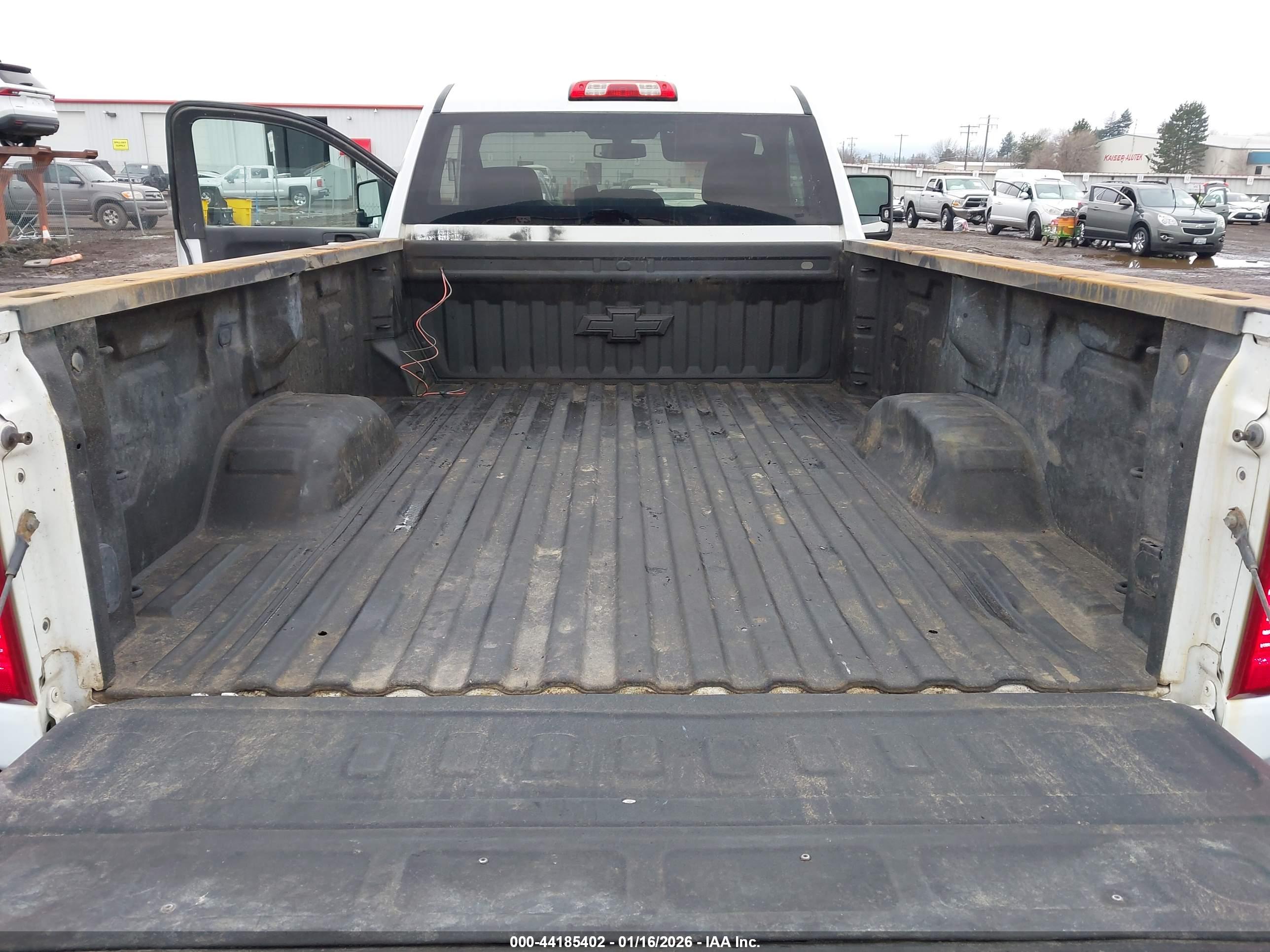 CHEVROLET SILVERADO image 7