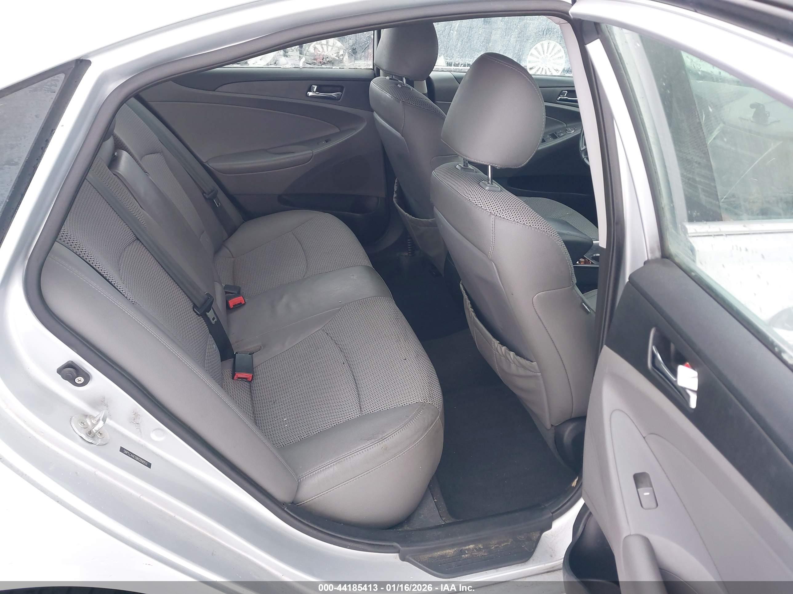 HYUNDAI SONATA image 8