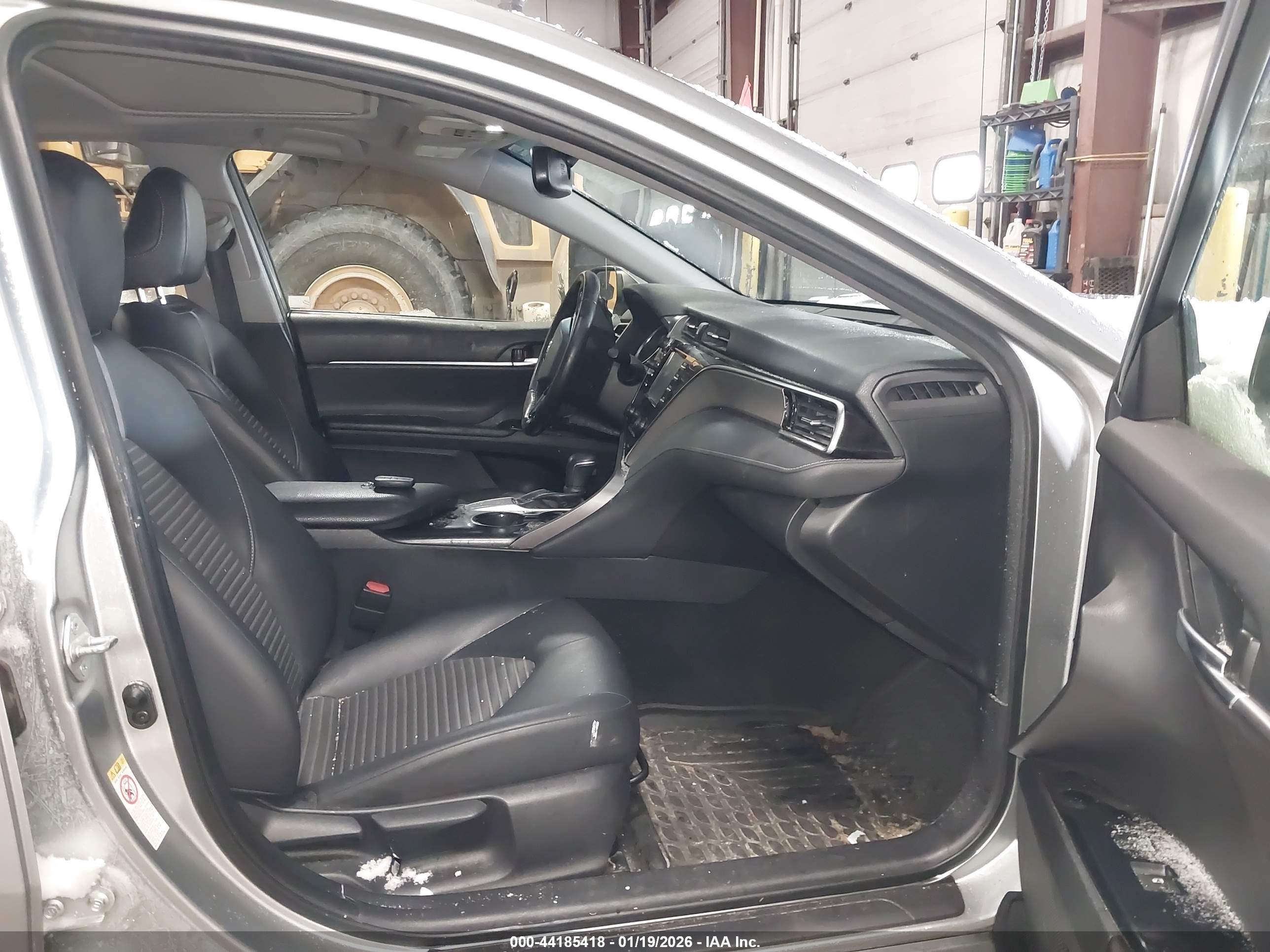 TOYOTA CAMRY image 5
