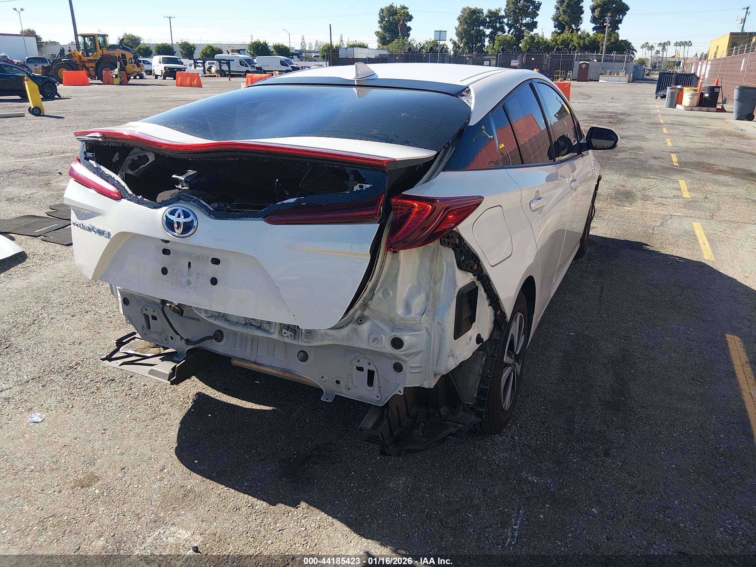 TOYOTA PRIUS image 4
