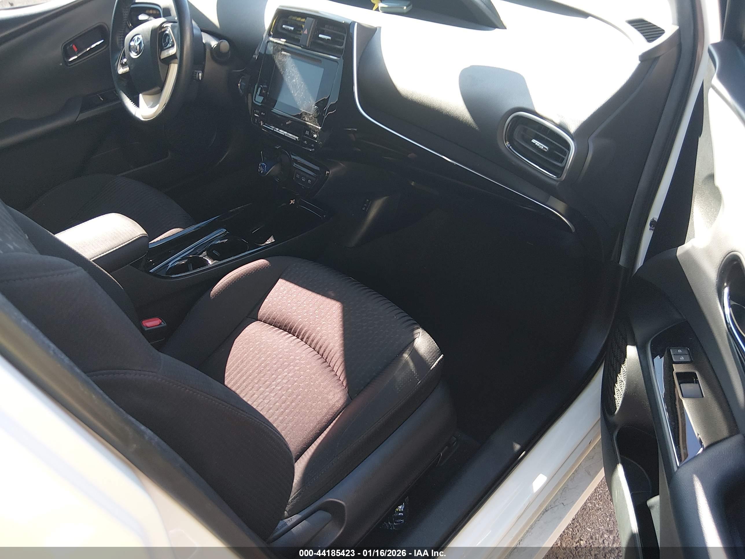 TOYOTA PRIUS image 5