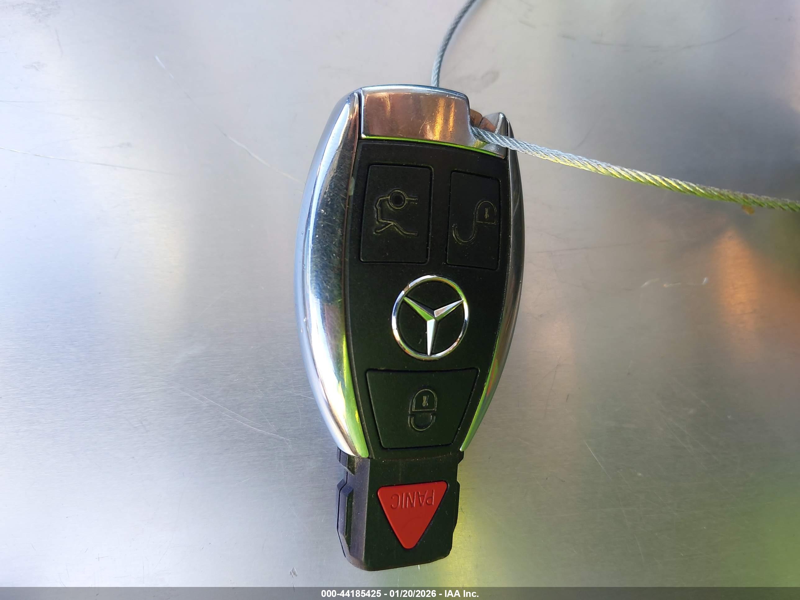 MERCEDES-BENZ E image 11