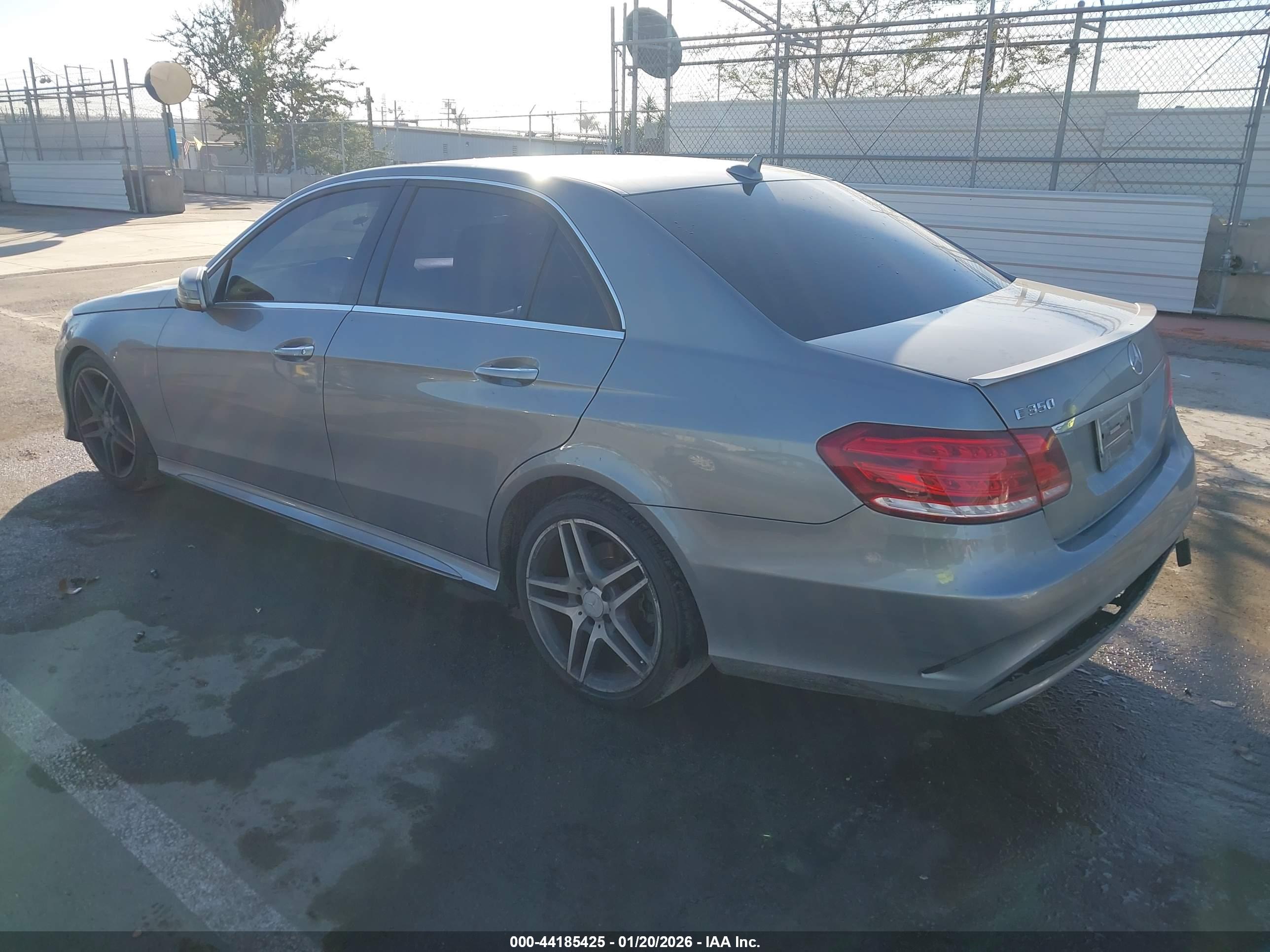MERCEDES-BENZ E image 3