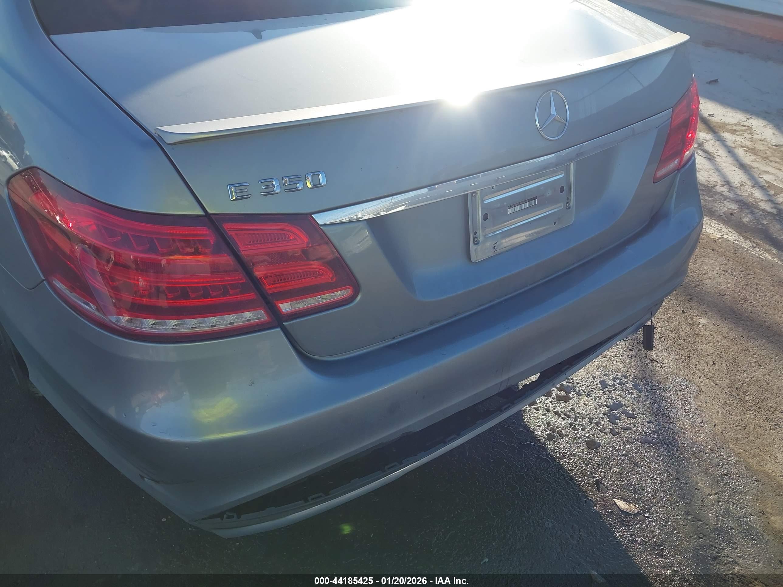 MERCEDES-BENZ E image 6