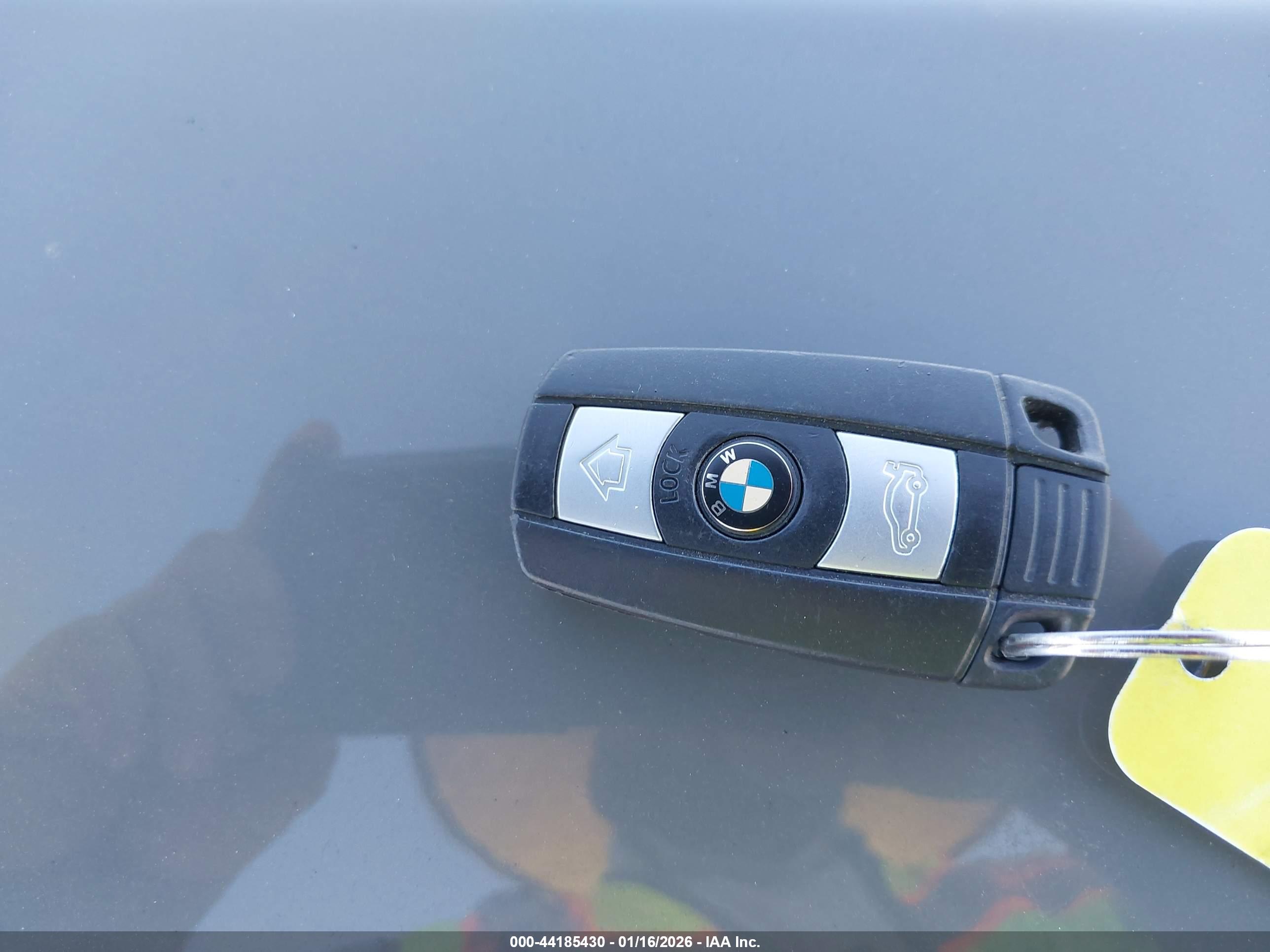 BMW 325I image 11