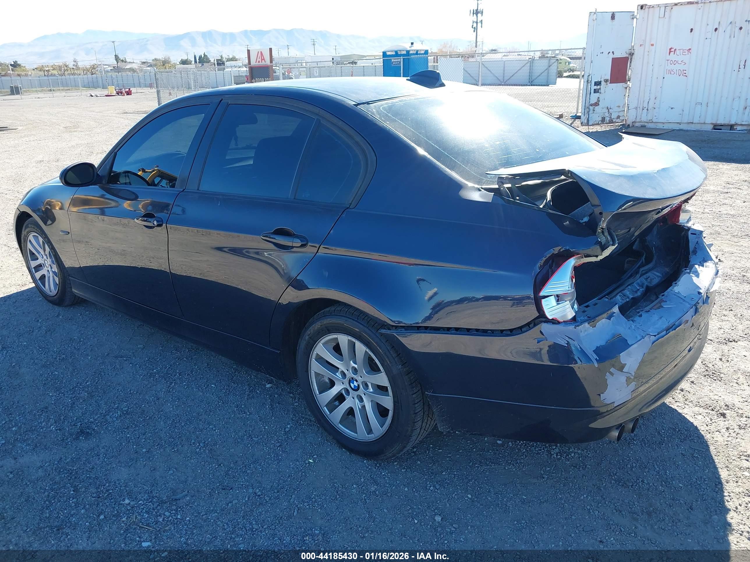 BMW 325I image 3